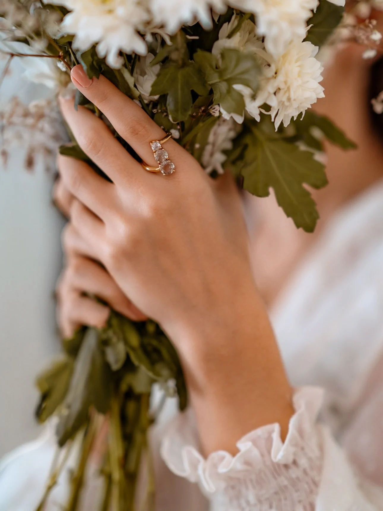 Product pictures but my way, not just an item laying on white background but a picture which is really showing it&rsquo;s beauty 

#productphotographer #productphotoshoot #ring #jewlery #zultanite