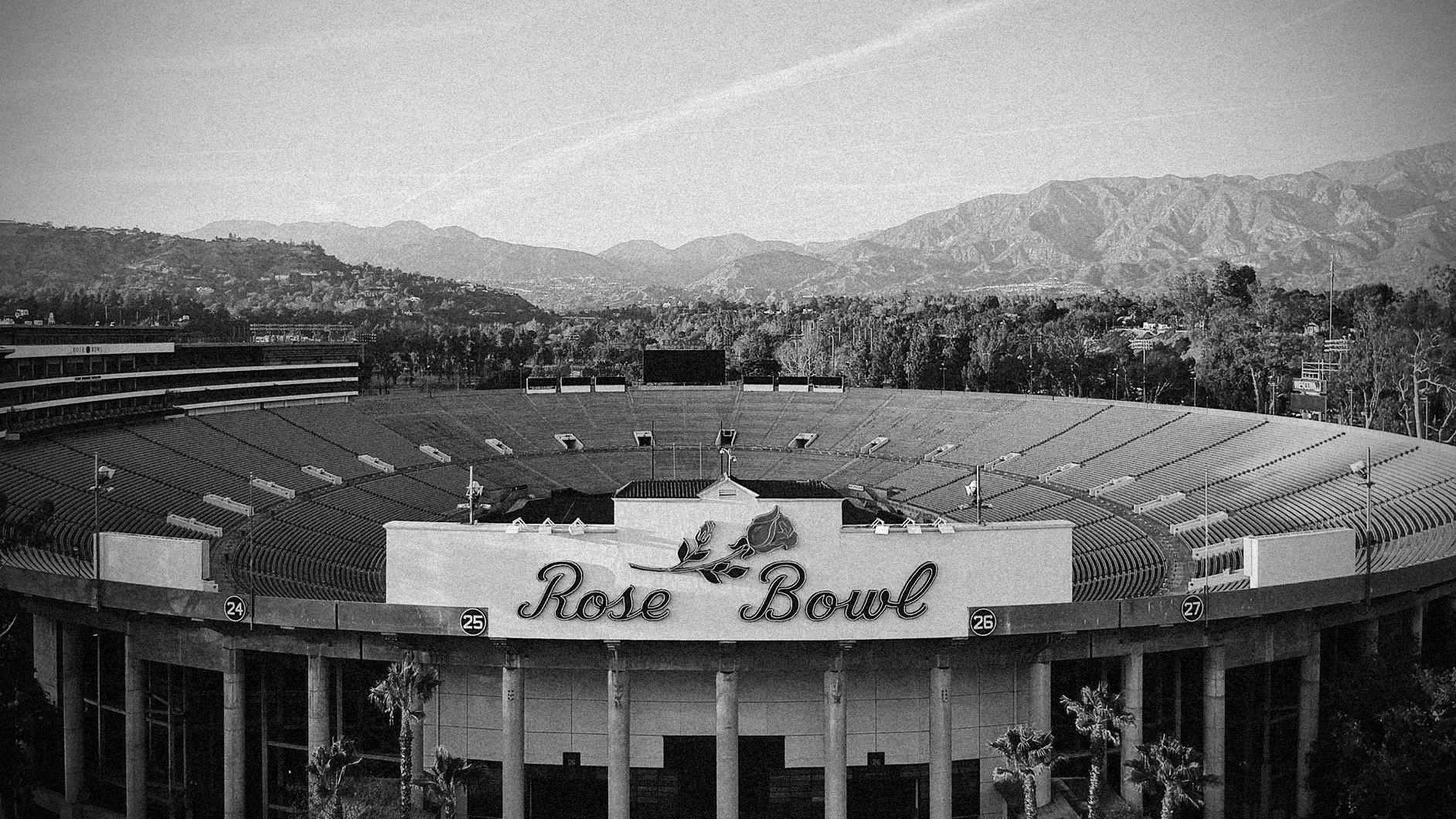 rose-bowl-stadium-home-hero-2_black and white.png