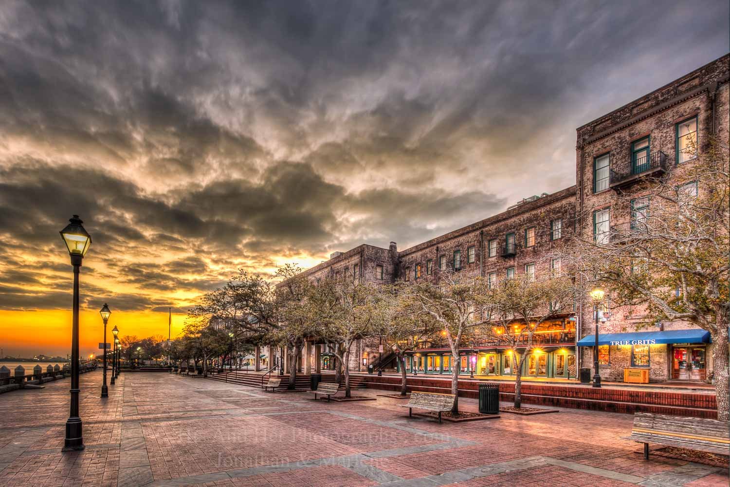 savannah-river-street-sunrise-1.jpg