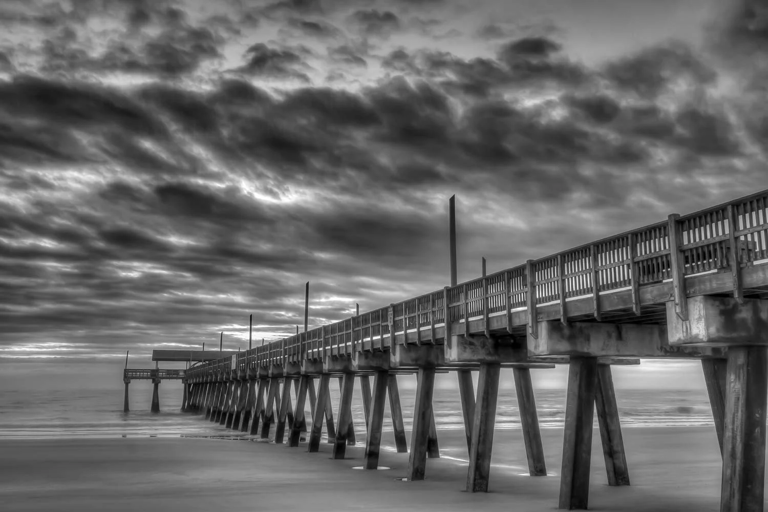 tybee-island-black-white-pier-tyb4.jpg