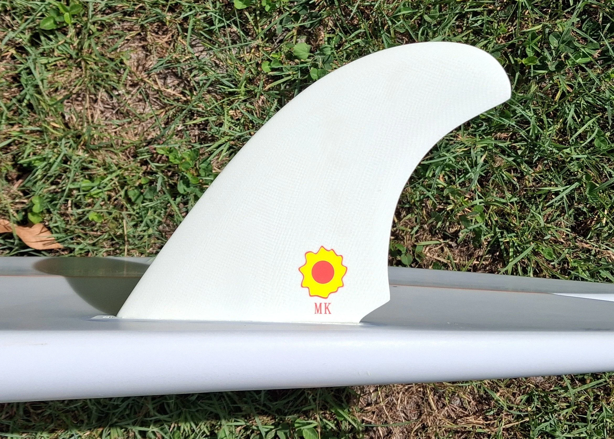 Comes with Sollife Mid-Keel Twin Fins