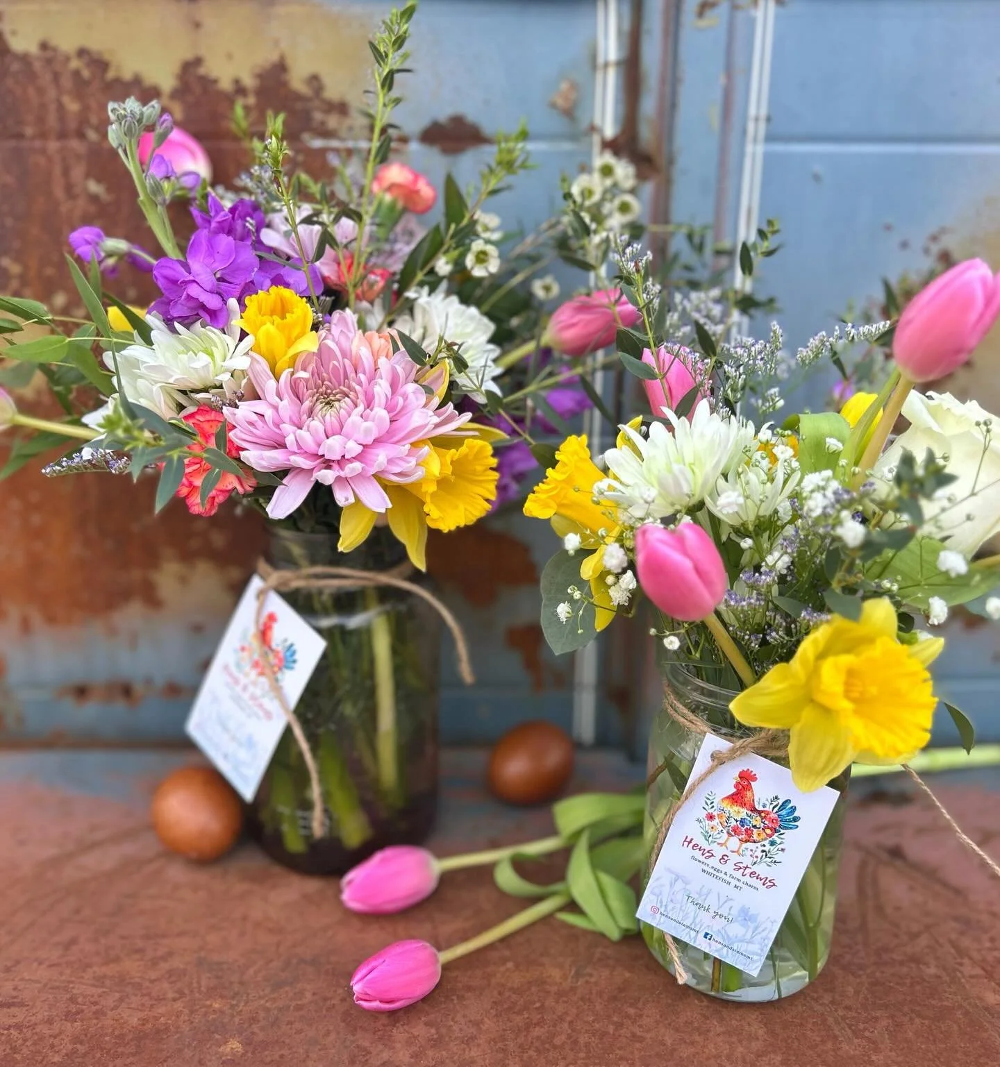 🐰 some-bunny told me Easter is tomorrow! Get some beautiful flowers to spread some Spring Joy 🌷

Our jam jar bouquets are boasting with color and country charm!

Sizes: 3 sizes available

Small (8 oz) - $10

Medium (16oz) - $20

Large (32oz) - $30
