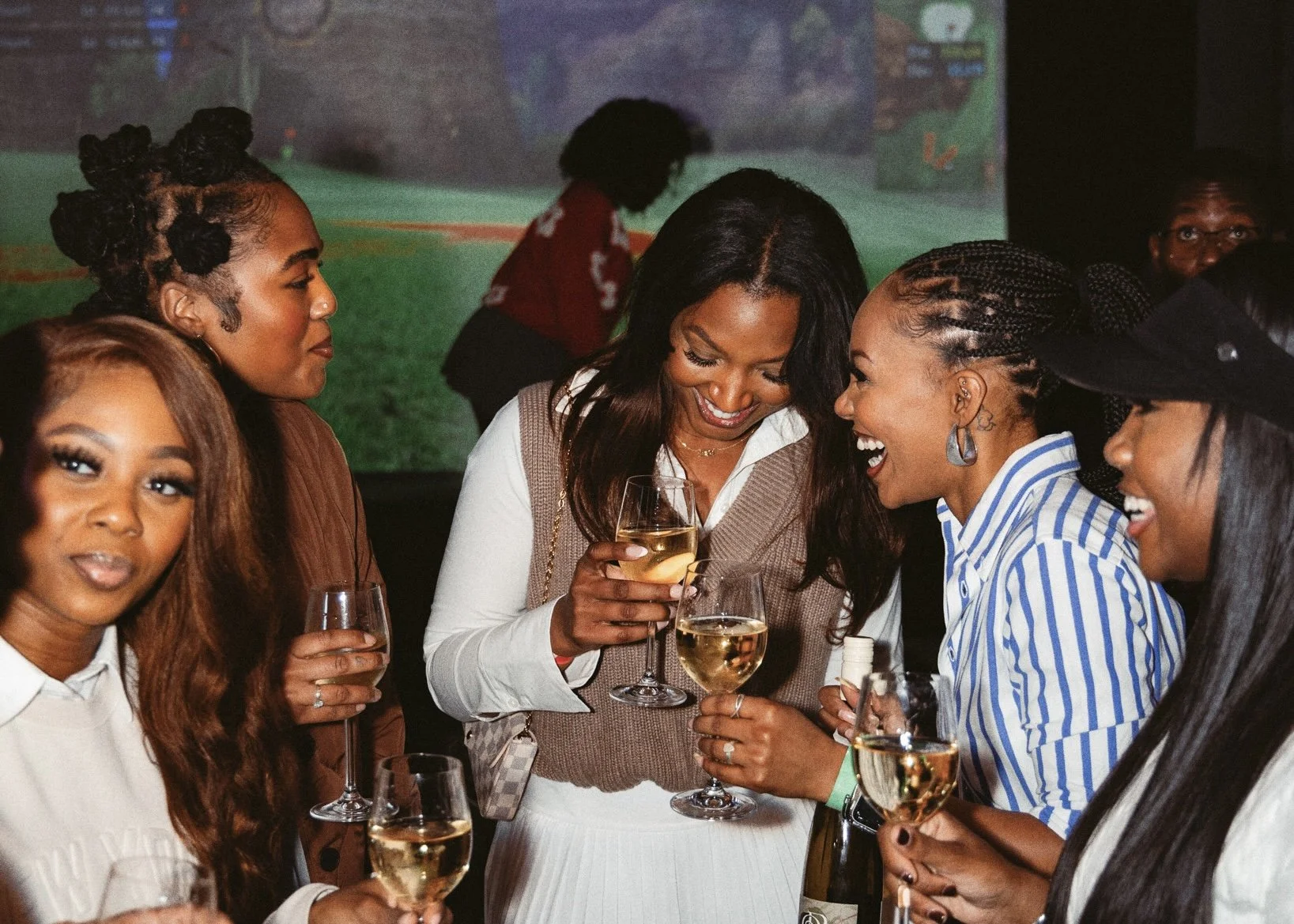 EDUCATED BLACK AND BROWN PEOPLE TALKING AND NETWORKING AND MIXING, YOUNG PROFESSIONALS AND ENTREPRENEURS