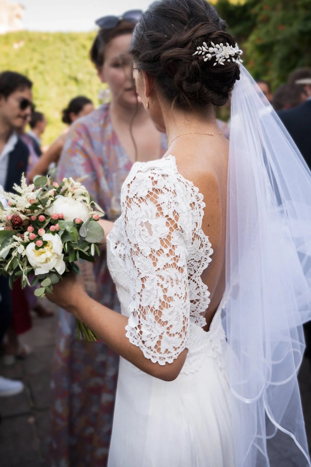 Robe ou tailleur pour un mariage civil : comment choisir ?