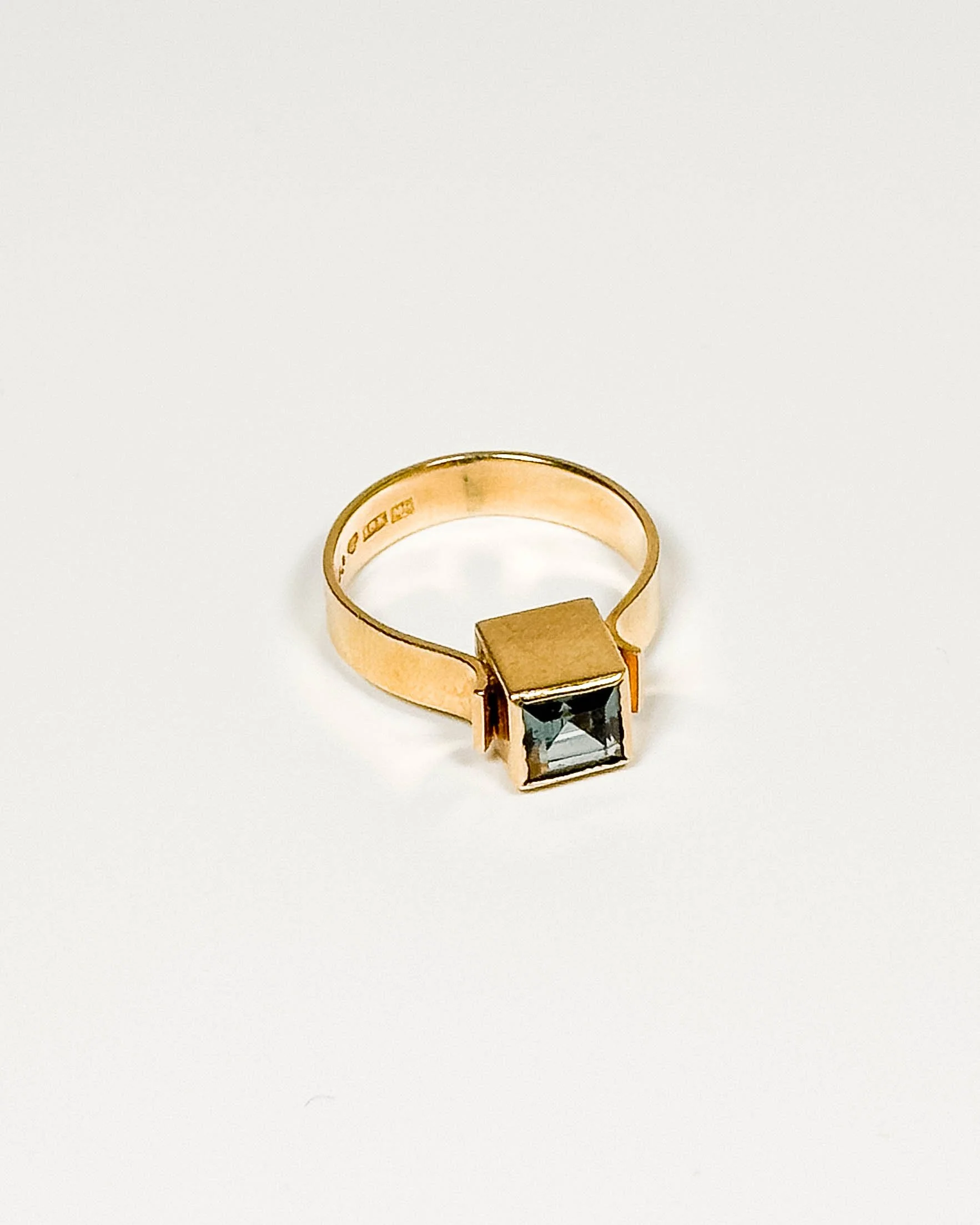GOLD & TOURMALINE RING