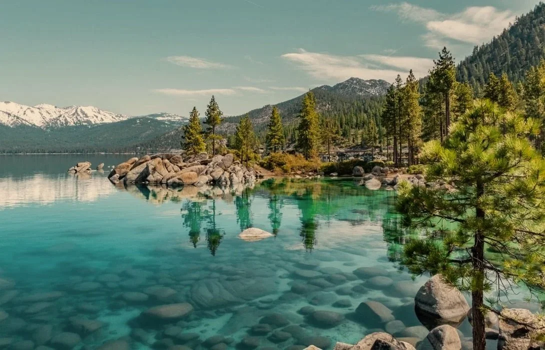 blue-lake-1090x700.jpg