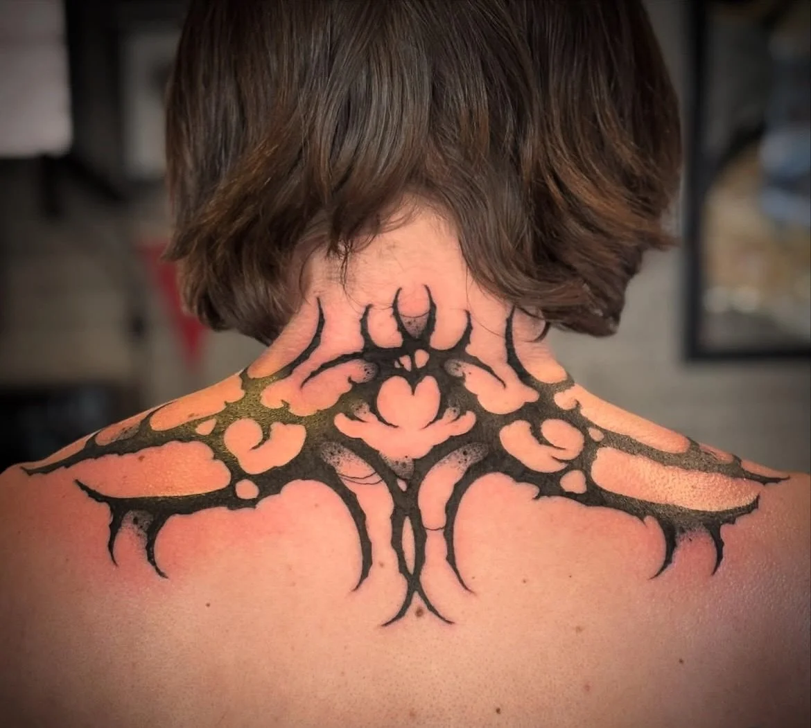 Heavy black sigilism &mdash; placed with purpose by @kylexgrand 

𖤓

To book your piece or project, contact directly!

𖤓

#heavyblacktattoo #heavysigilism #sigilism