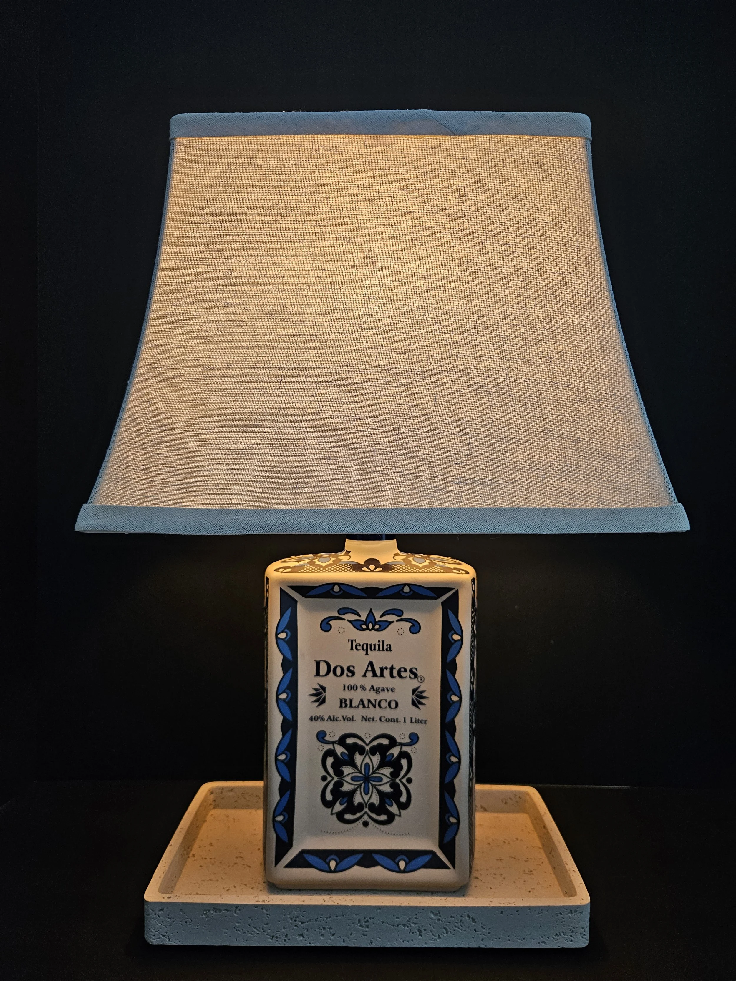 Dos Artes Blanco Lamp