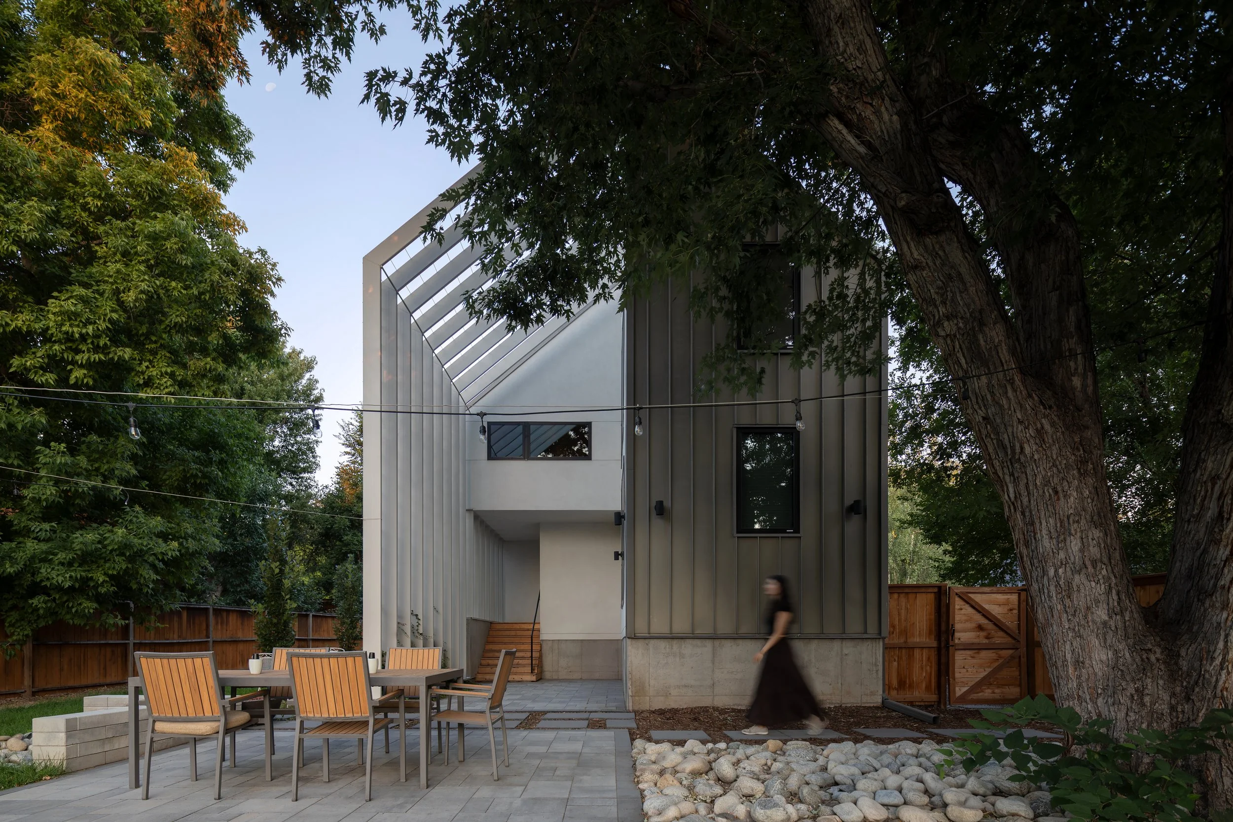 2025_08_Tres Birds_Mickkail Cain_007.jpg