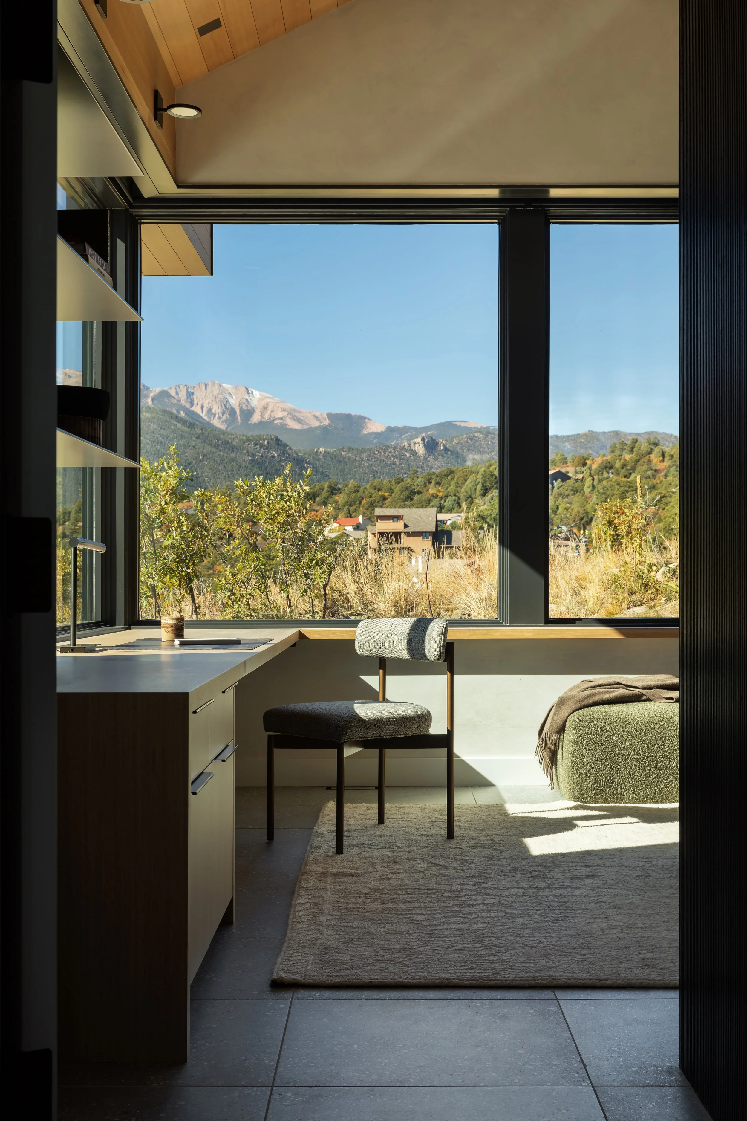 2025_10_Manitou Residence_Mickkail Cain_053.jpg