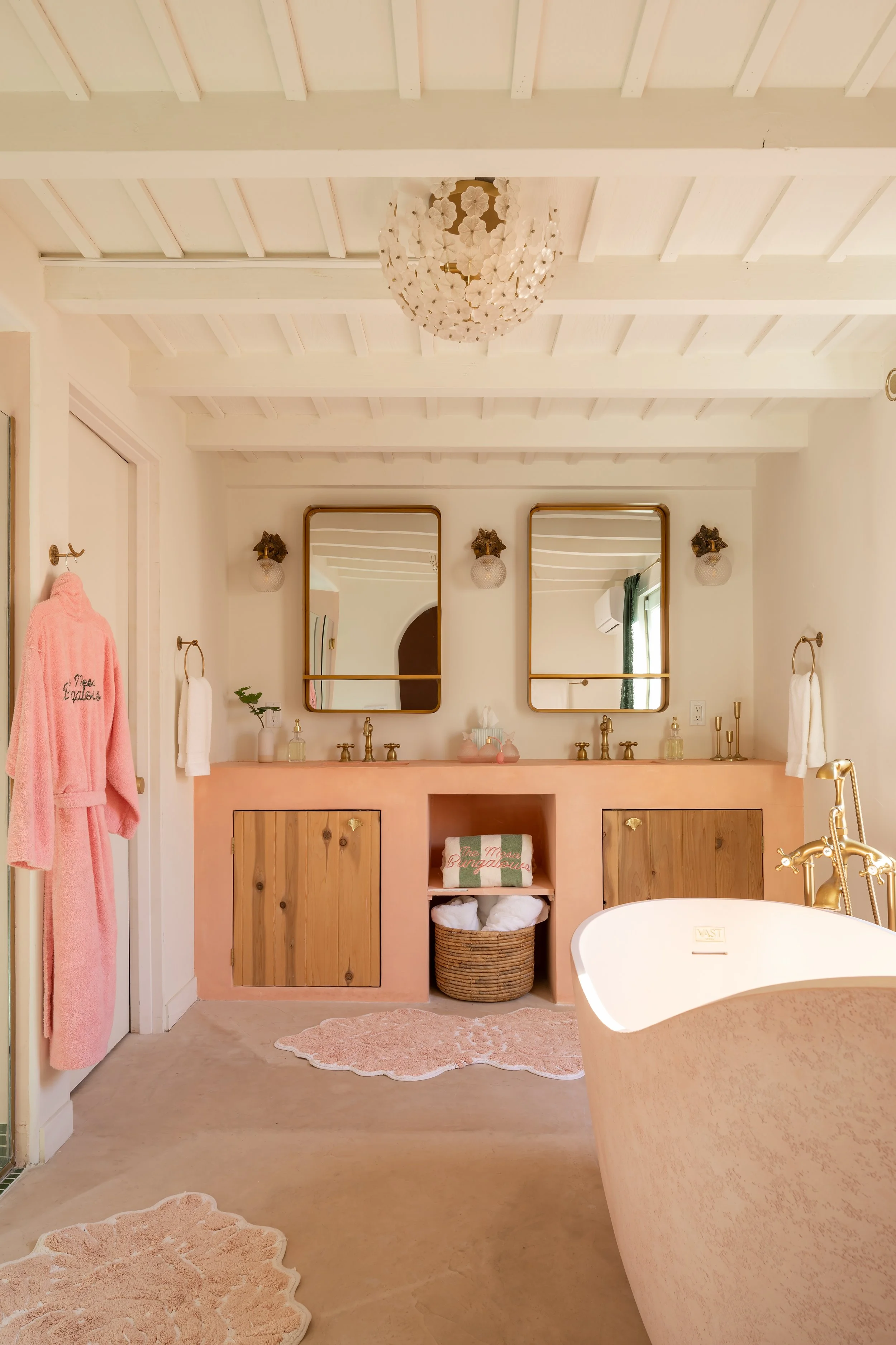 2025_01_Mesa Bungalows_Mickkail Cain_014.jpg