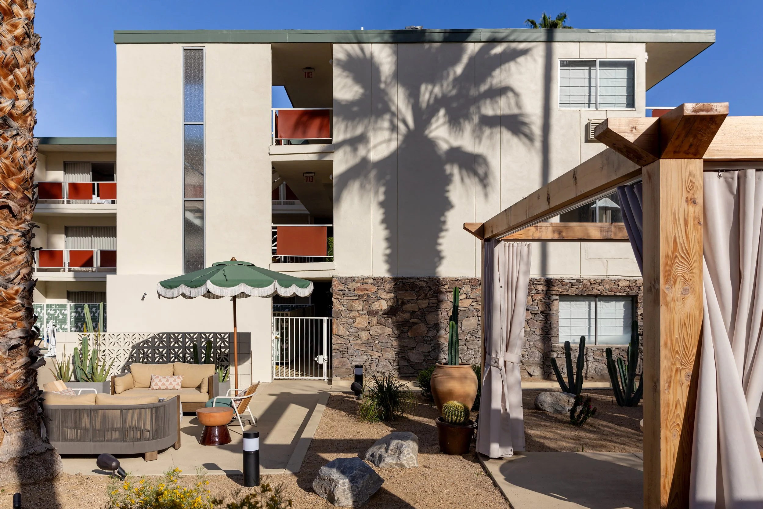 2024_03_Life House Palm Springs_Portfolio_030.jpg