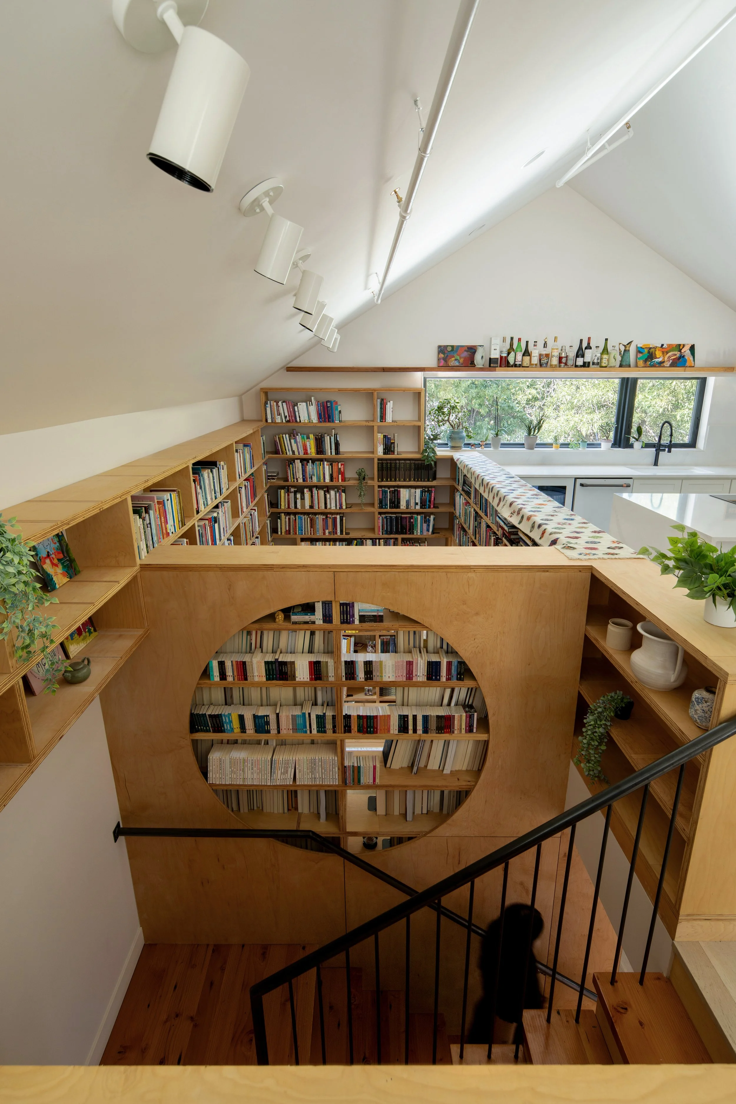 2025_08_Tres Birds_Mickkail Cain_096.jpg