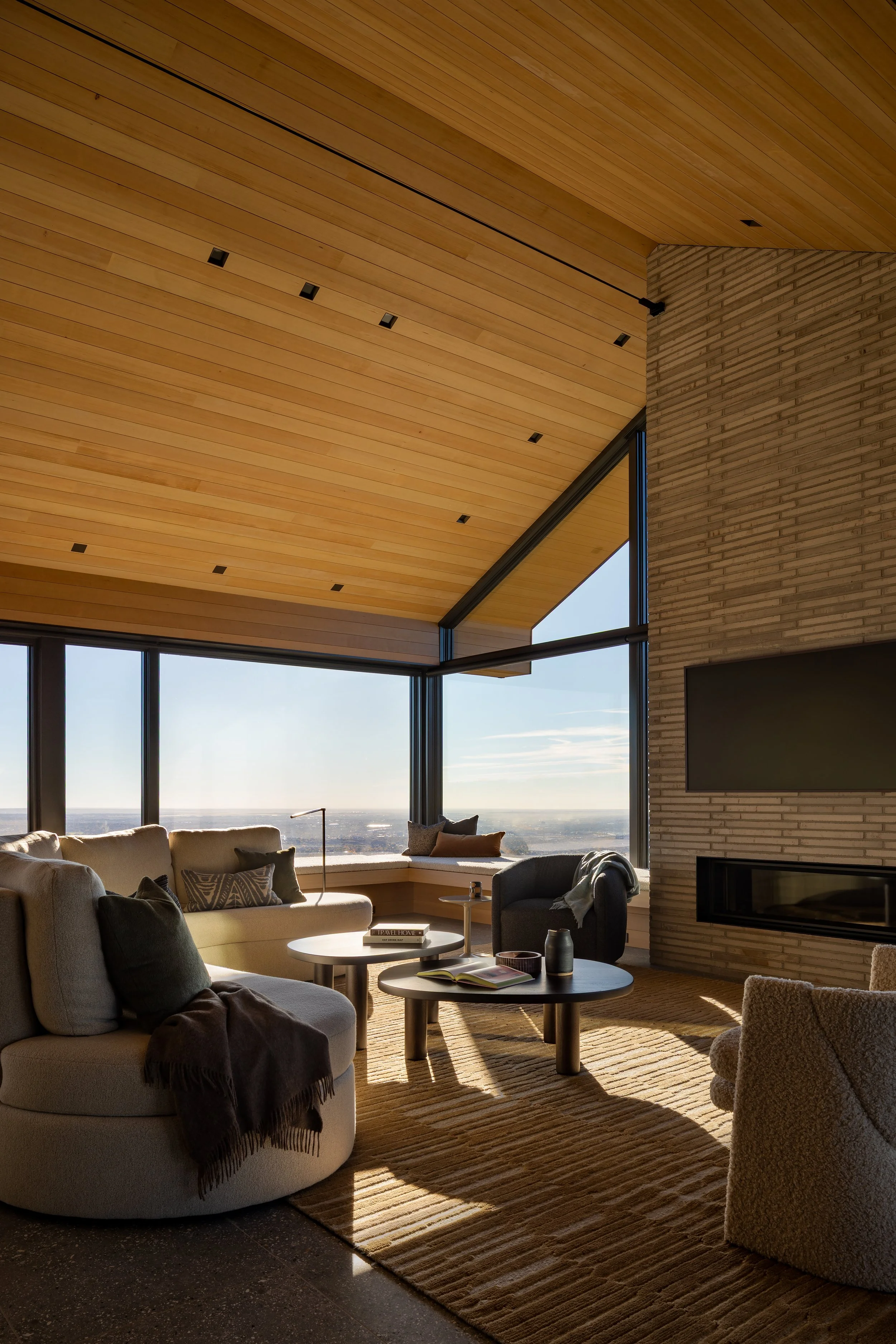 2025_10_Manitou Residence_Mickkail Cain_034v2.jpg