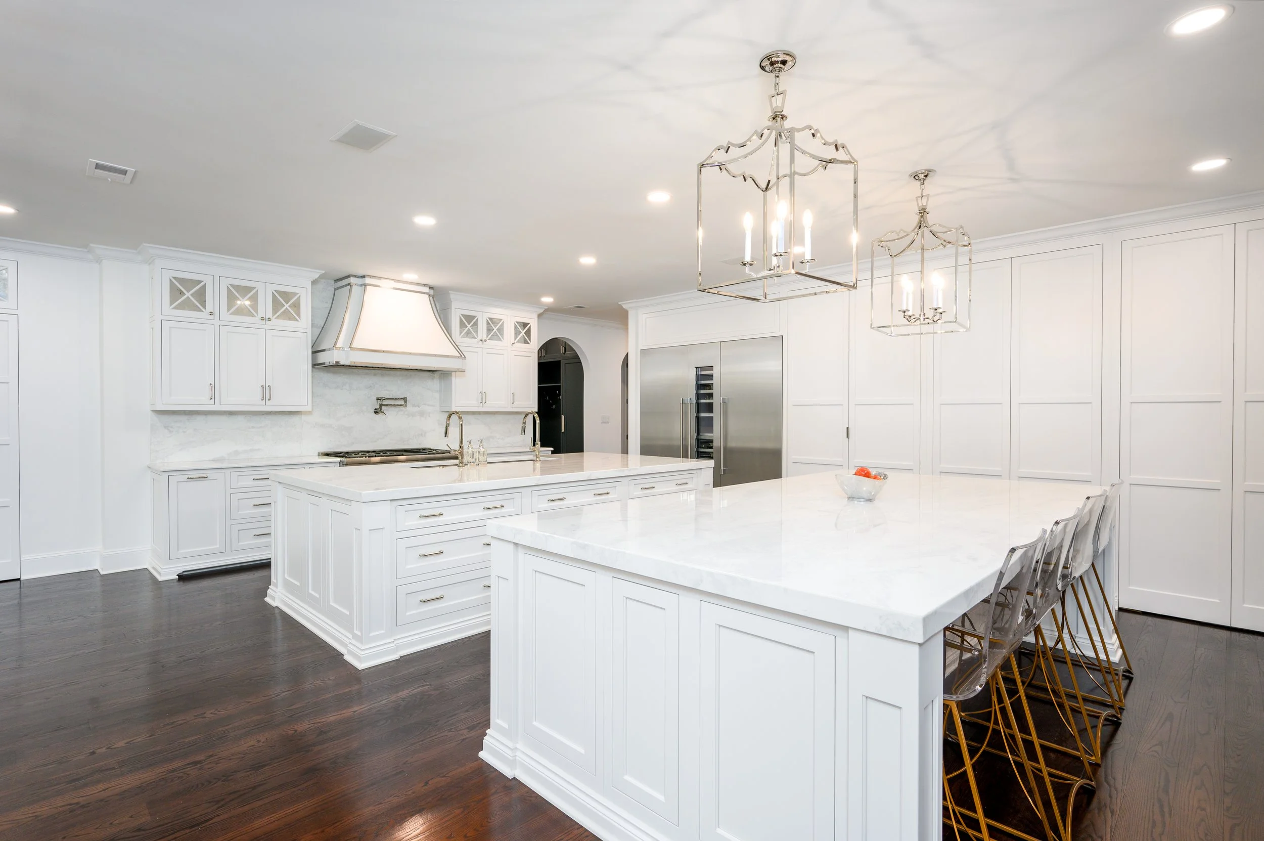 Luxurious White Kitchen