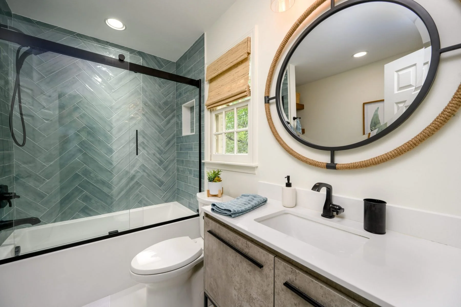 West Glenalden Guest Bathroom