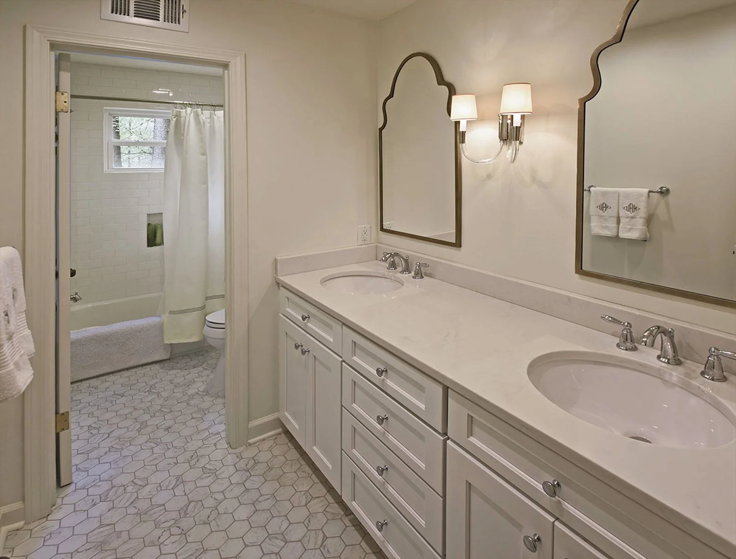 Custom Double Vanity in Georgetown, TN Guest Bathroom Remodel (Copy)