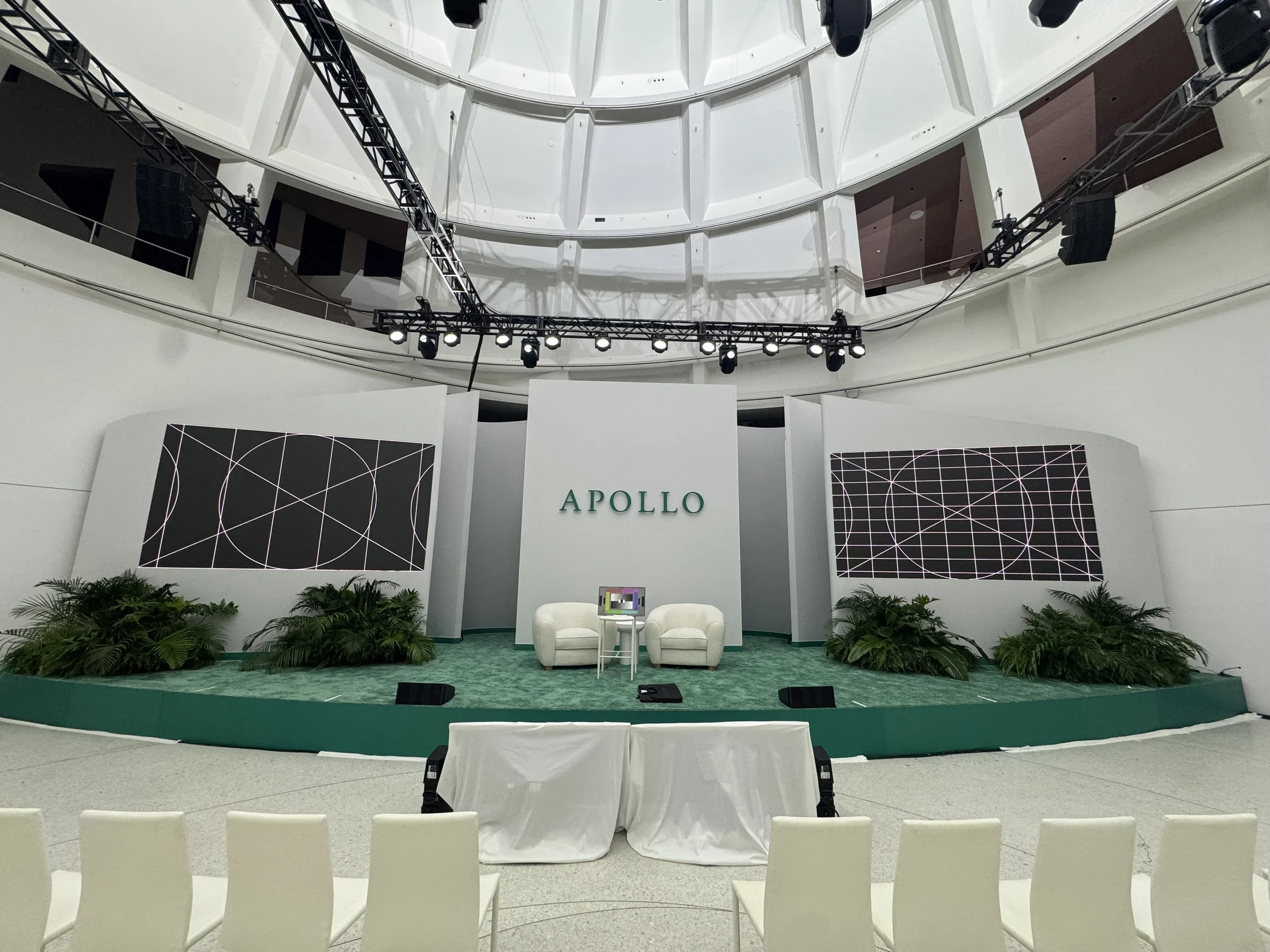 CASE STUDY: Creating Organic “Planter-Less” Greenery Installations for Event Stages