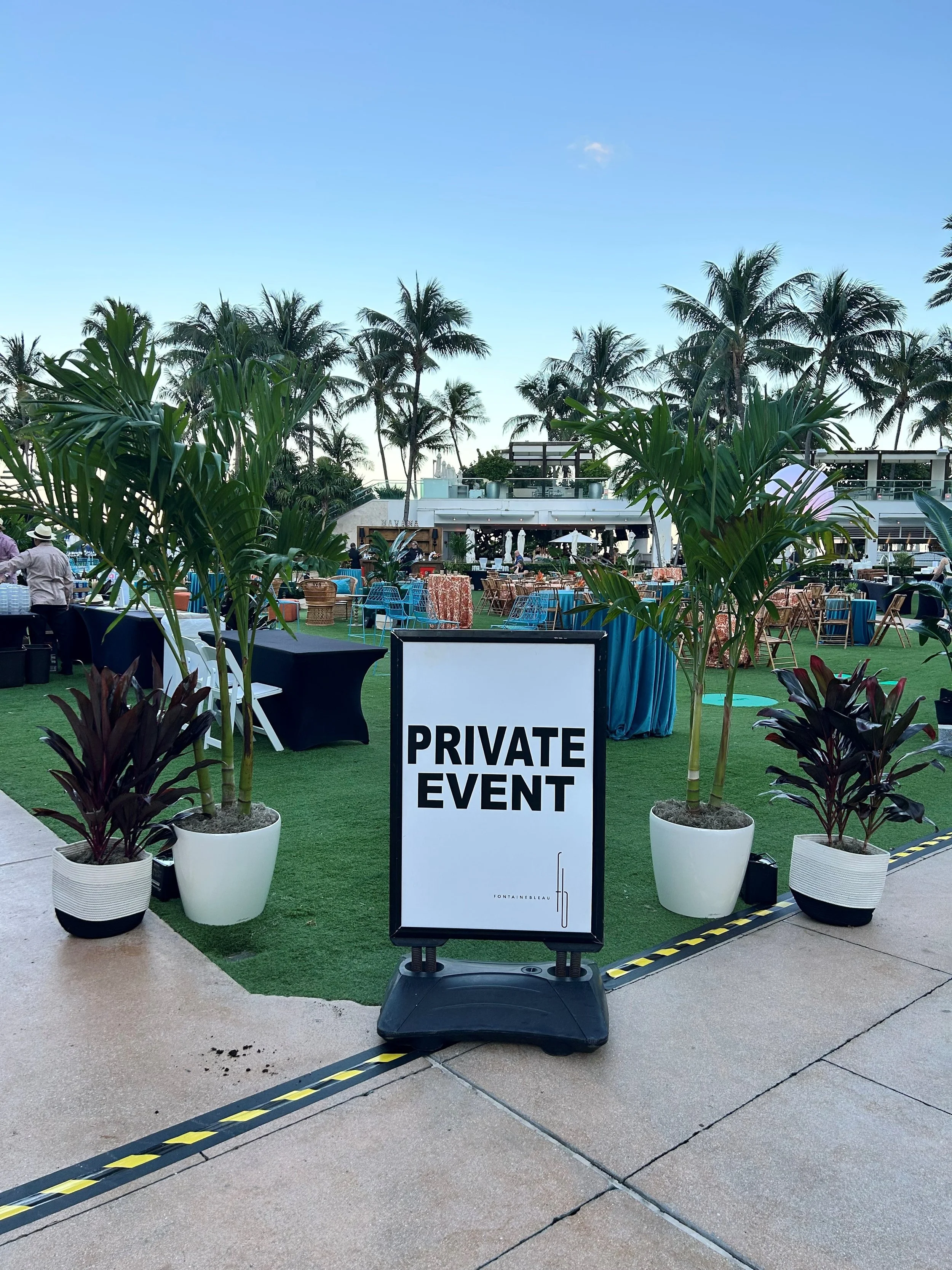 Temporary Tropics provides live foliage rentals for corporate and social events throughout South Florida, in Hotels, conferences and convention centers.