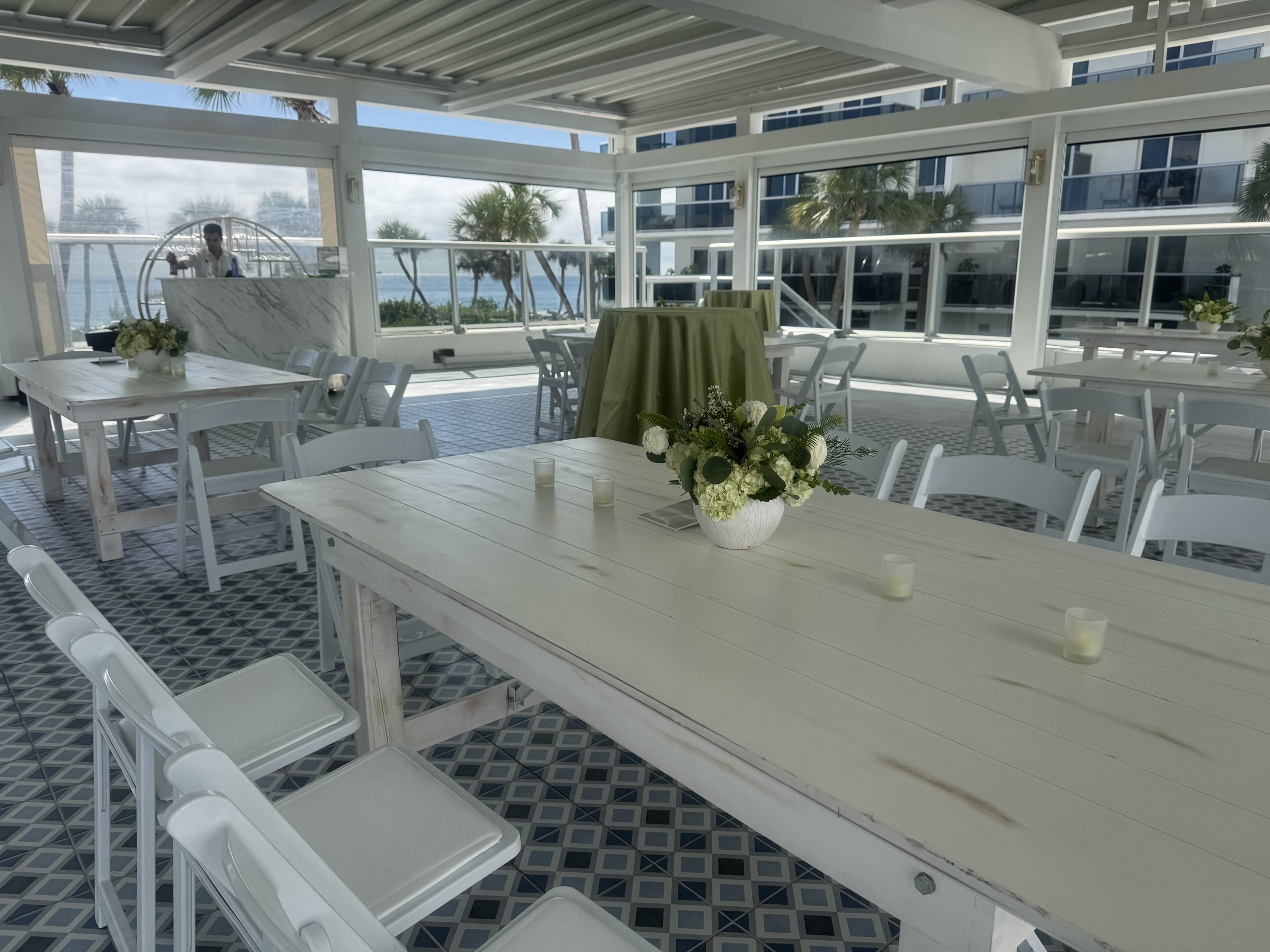Temporary Tropics delivers refined floral design for Miami Beach hotels, outdoor corporate events, and last-minute guest needs across South Florida.