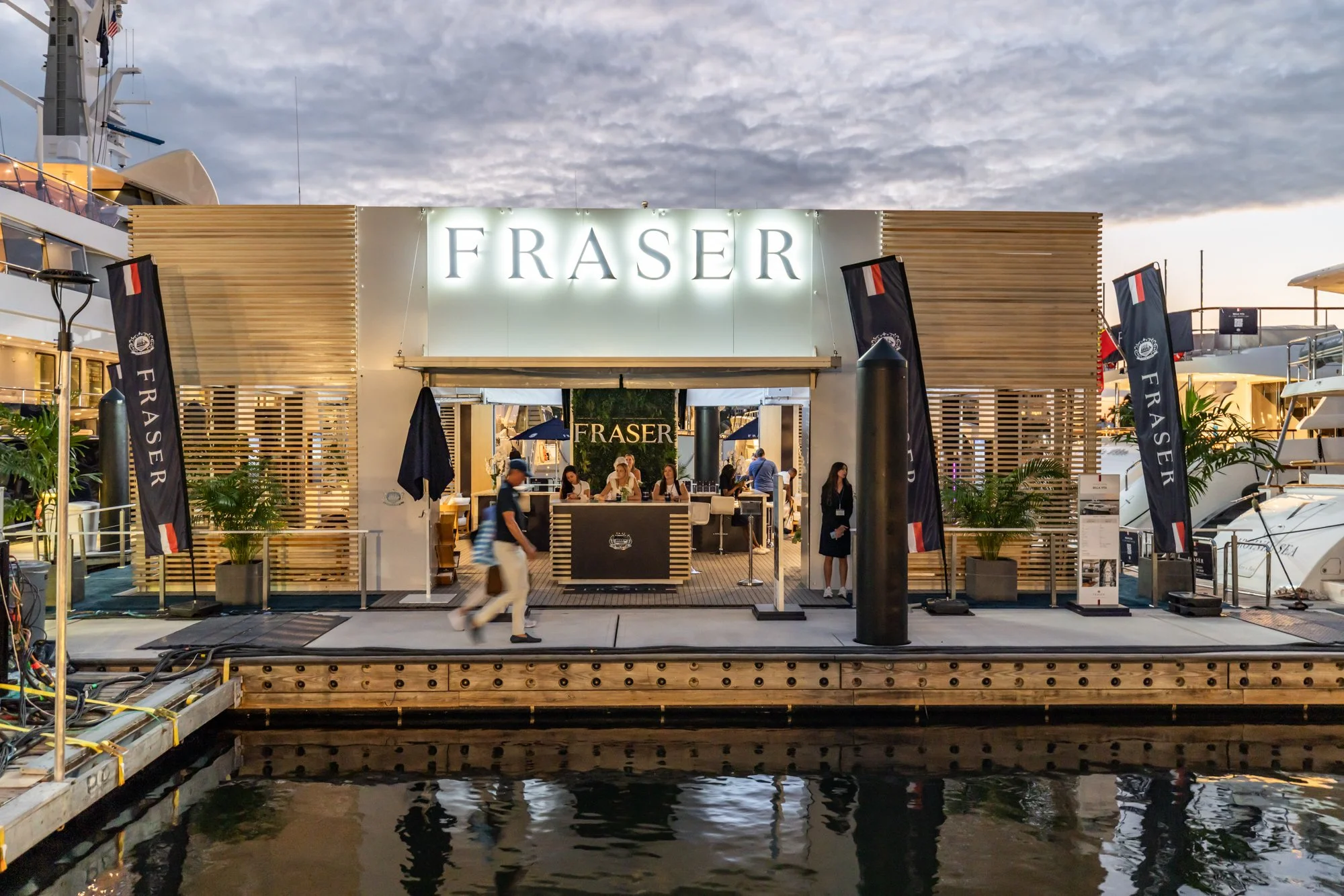 Temporary Tropics provides live foliage rentals for corporate and social events throughout South Florida, in Hotels, conferences and convention centers.