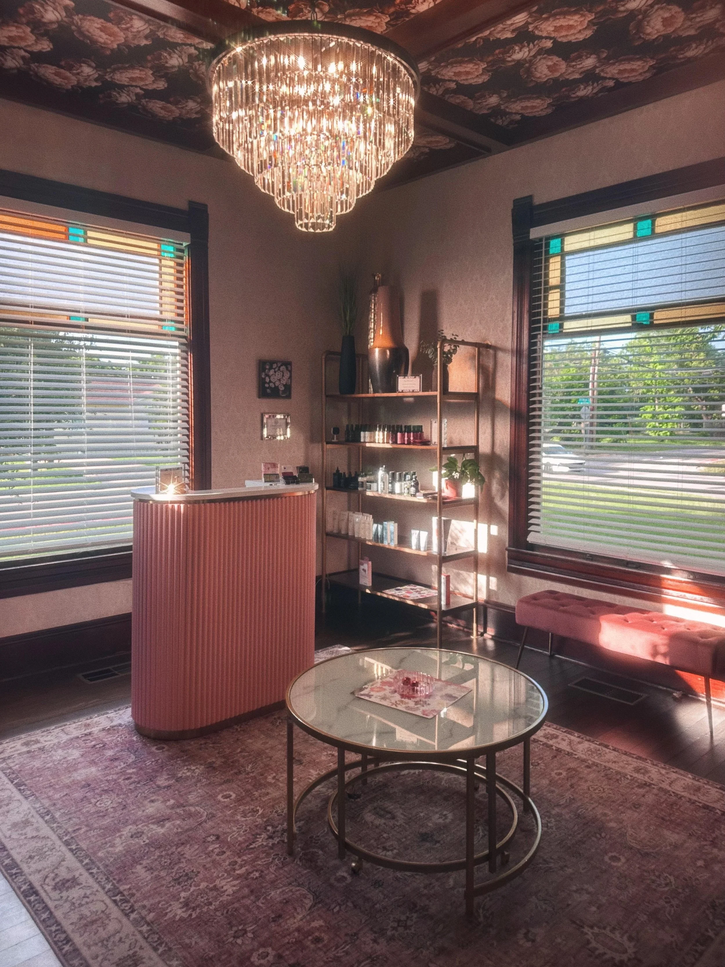 A little historic charm, a little golden light, and a whole lot of good energy ✨

Welcome to Myrna Rose 💕

#historicdowntownhutto 
#austinsalon 
#salonaesthetic 
#luxurysalon 
#salonvibes