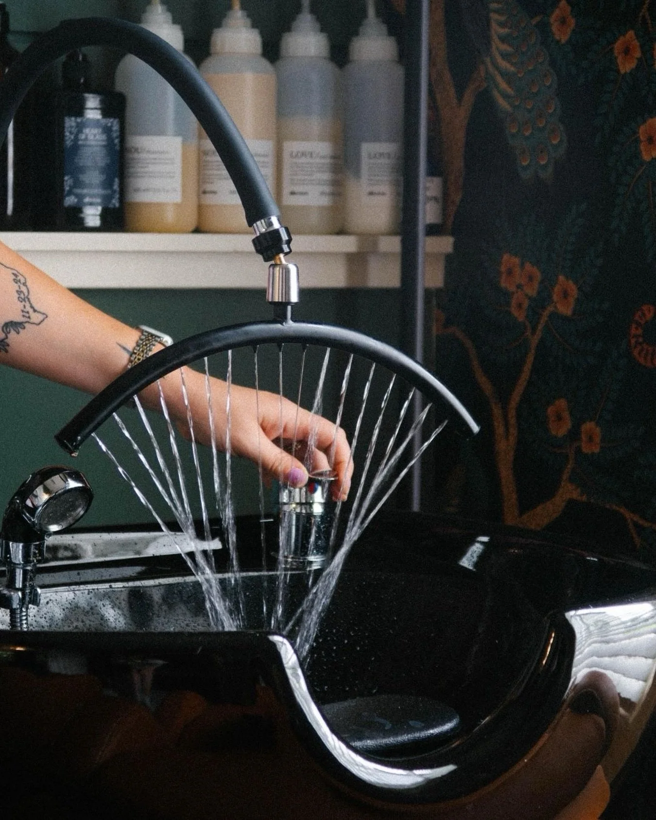 Your scalp deserves better than &ldquo;just a shampoo&rdquo; 💕

Try a curated reset from roots to ends.

#headspa
#huttoheadspa 
#headspaexperience 
#austinsalon 
#boutiquesalon