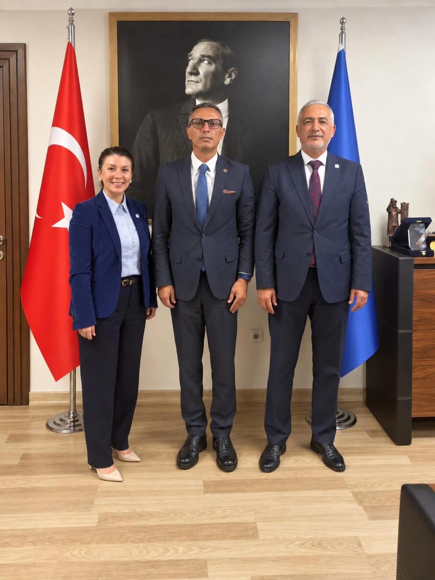 📍 Ankara &Uuml;niversitesi T&Ouml;MER

Dar&uuml;laceze Başkan Yardımcımız Sayın Mustafa Fener ve Eğitim Koordinat&ouml;r&uuml;m&uuml;z Sayın Sibel T&uuml;rkmen, Ankara &Uuml;niversitesi T&Ouml;MER&rsquo;i ziyaret etti.

Ger&ccedil;ekleştirilen topla