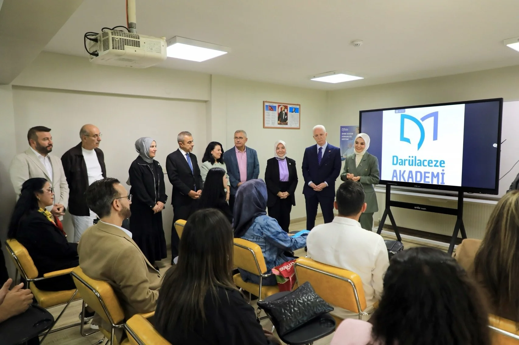 A&ccedil;ılış g&uuml;n&uuml;m&uuml;zde &ouml;ğrencilerimizle aynı karede olmanın heyecanını ve gururunu taşıyoruz.

Dar&uuml;laceze&rsquo;nin tecr&uuml;besi, onların emeğiyle geleceğe taşınacak.

Yolunuz a&ccedil;ık olsun.

Dar&uuml;laceze Akademi&rs