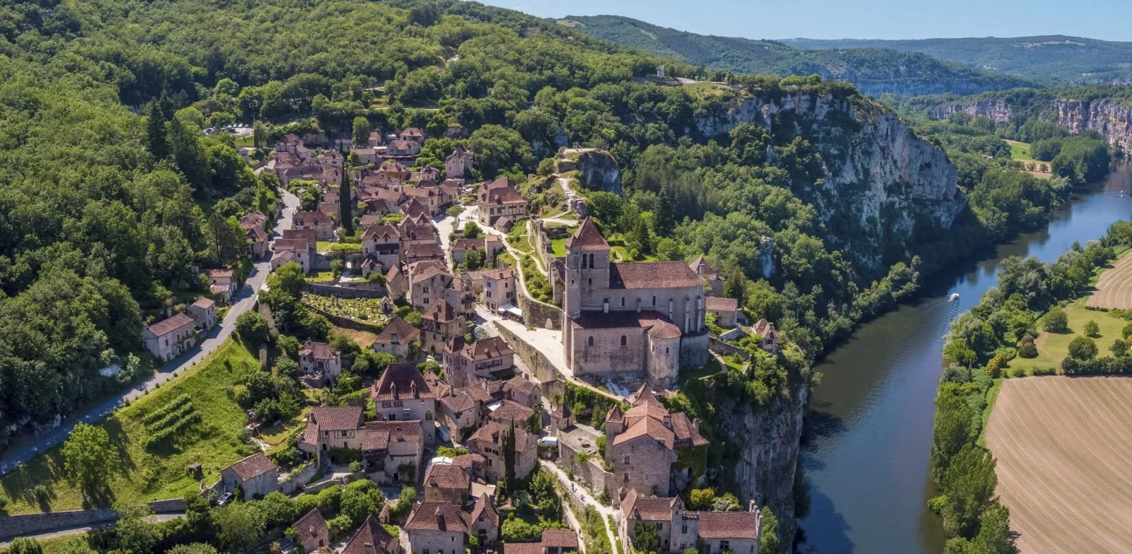 saint-cirq-lapopie-c-bouthe-vent-dautan-3-scaled-1600x784-1725890066.jpg