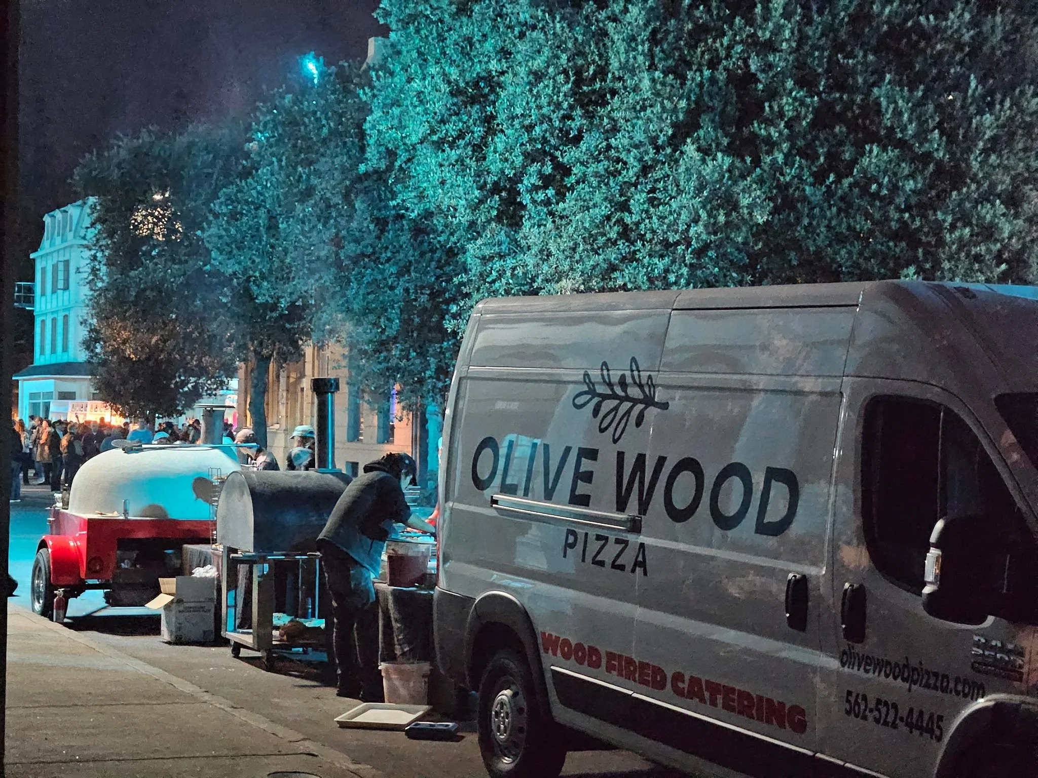 Studio and Production Pizza Catering: On-Set Meals, Shift Breaks and Wrap Parties