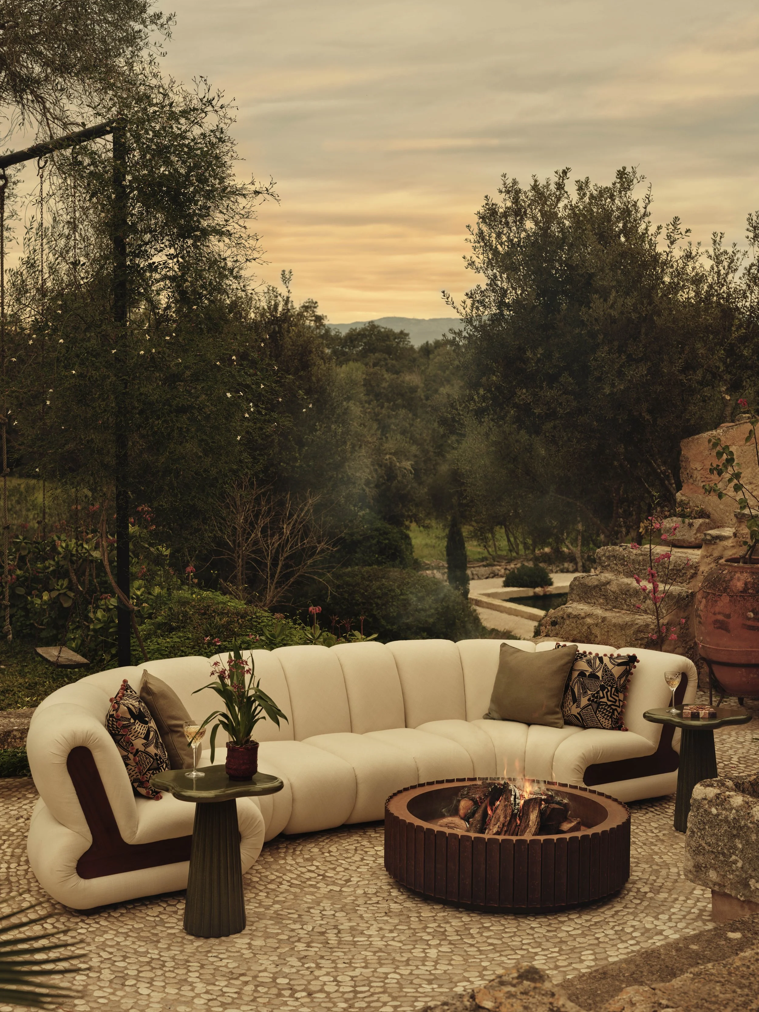 SH_Outdoor_Mallorca_Noelle sofa_0499_v2.jpg