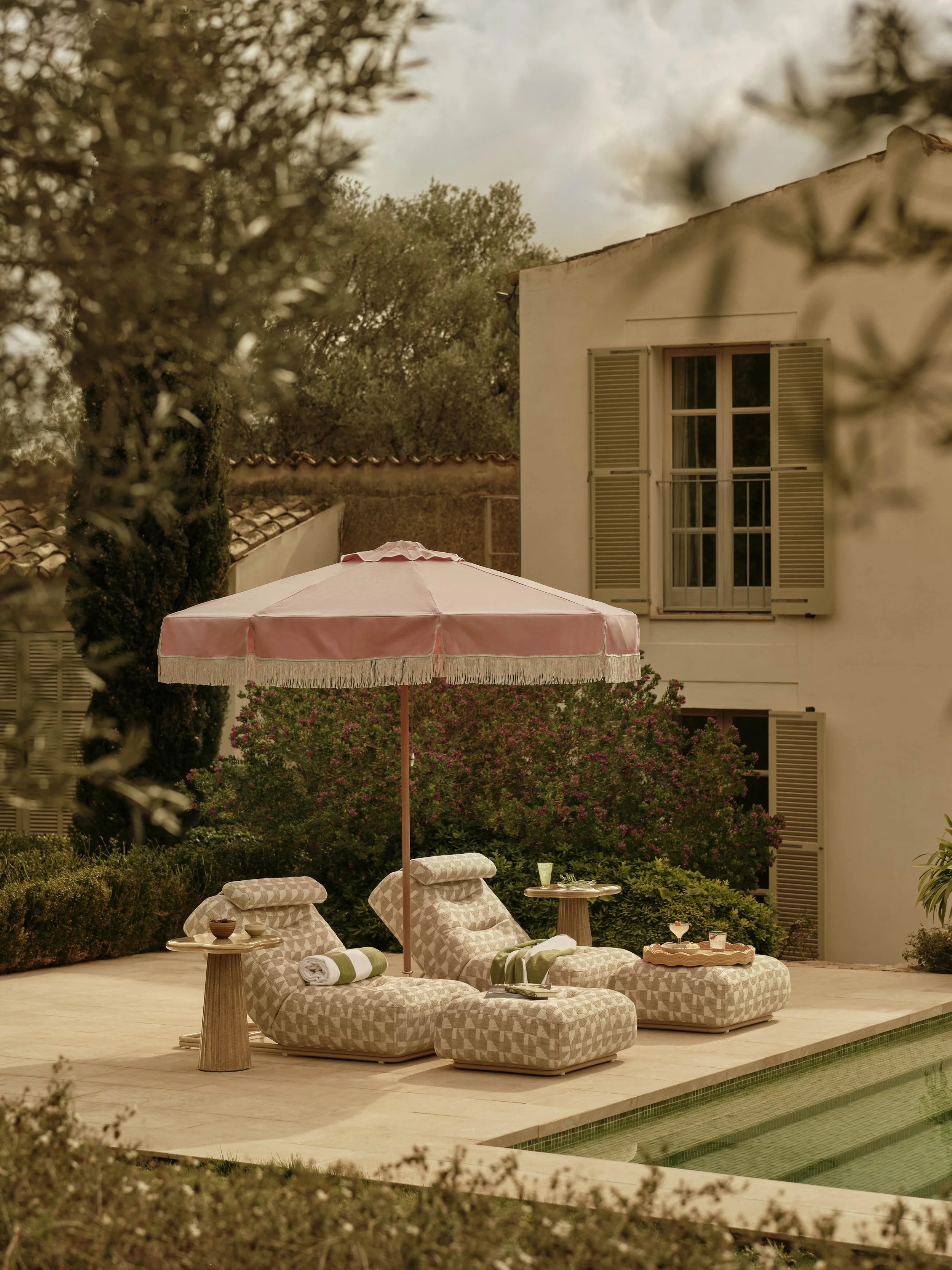 SH_Outdoor_Mallorca_Celia Lounger_0923 portrait.jpg