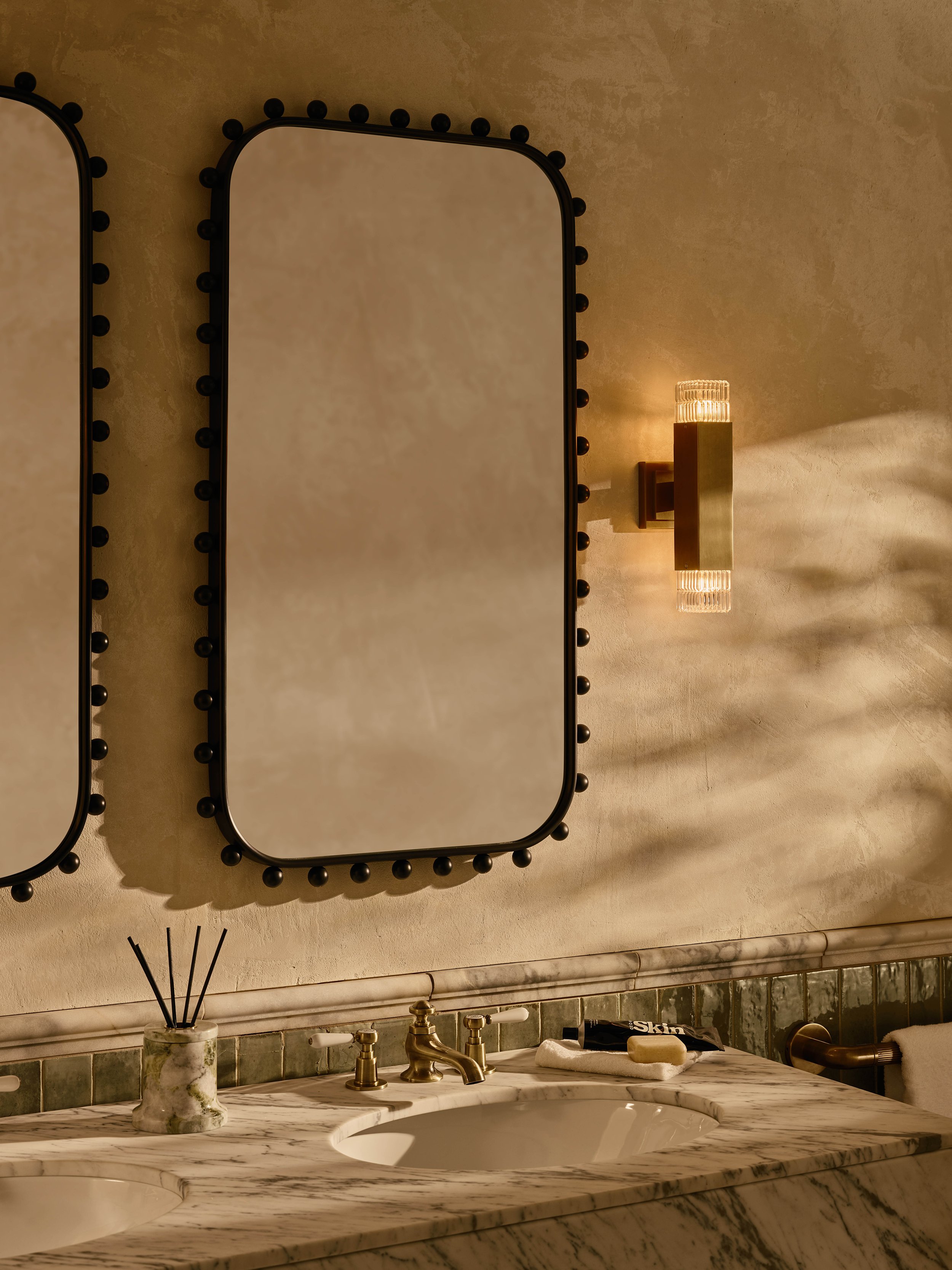 Stellios_Vanities Creative_ShotDec24_RH_0351.jpg