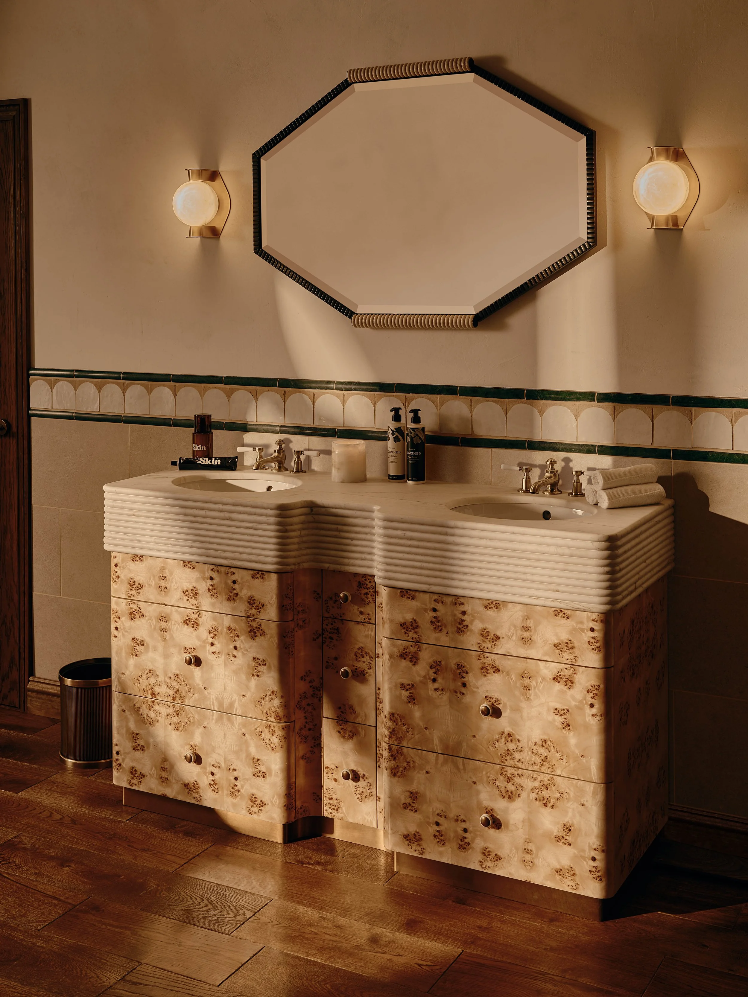 Garbo_Vanities Creative_ShotDec24_RH_0238.jpg
