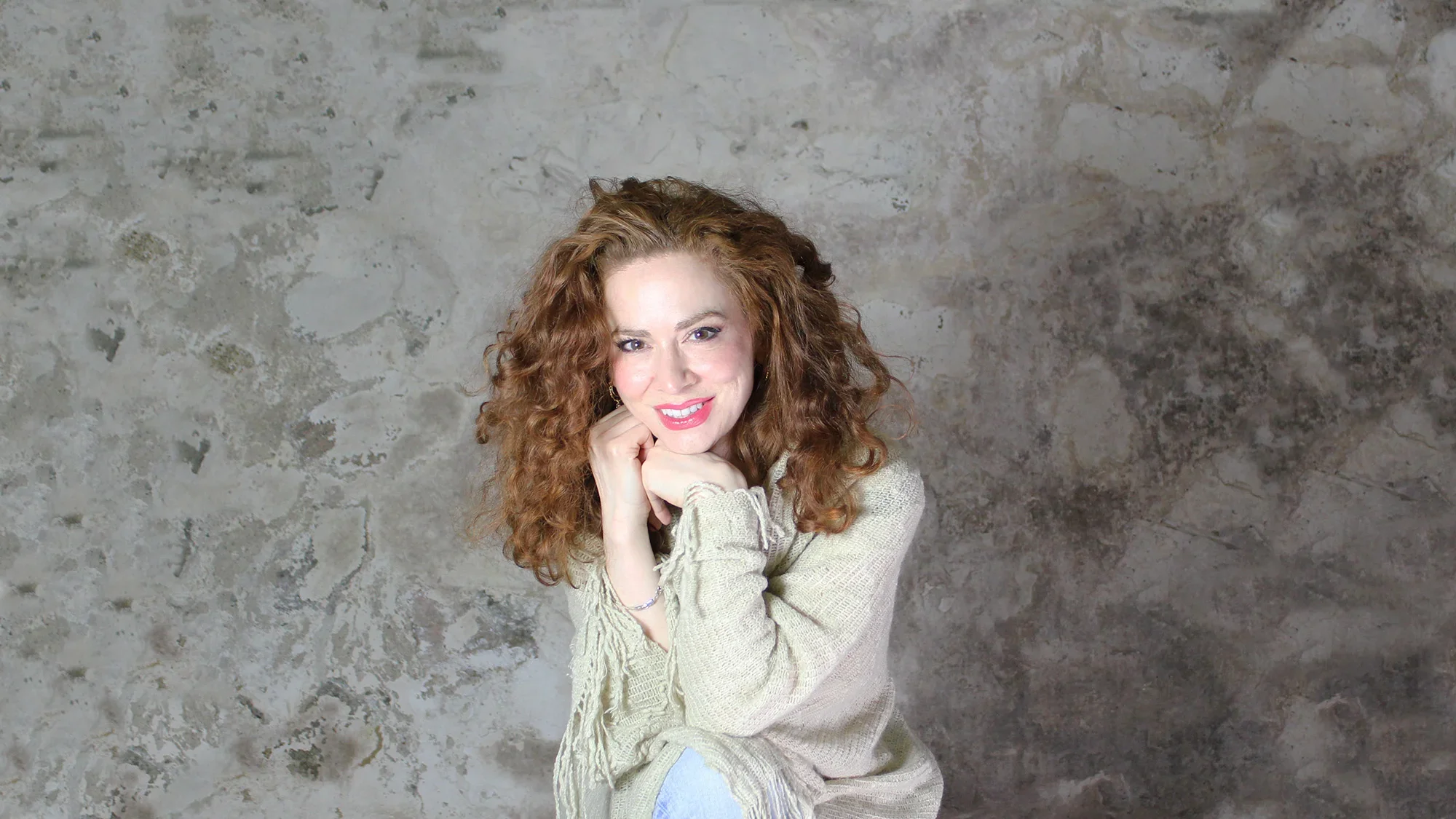 Mari Rosa — singer-songwriter, visual artist, and writer, portrait photo