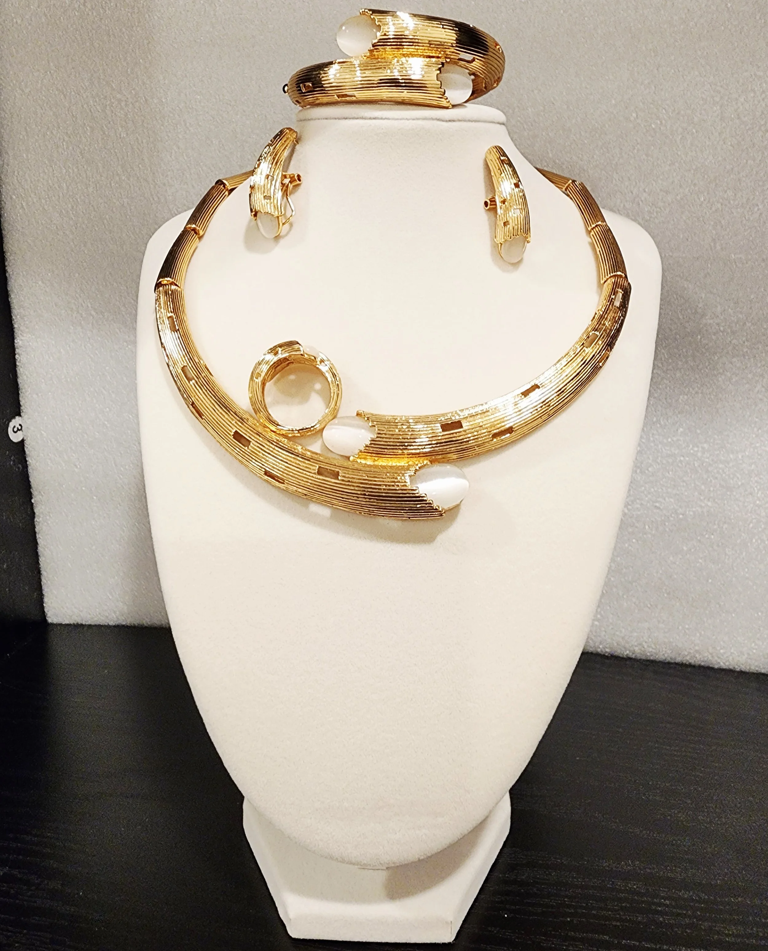 Gold plaited choker set