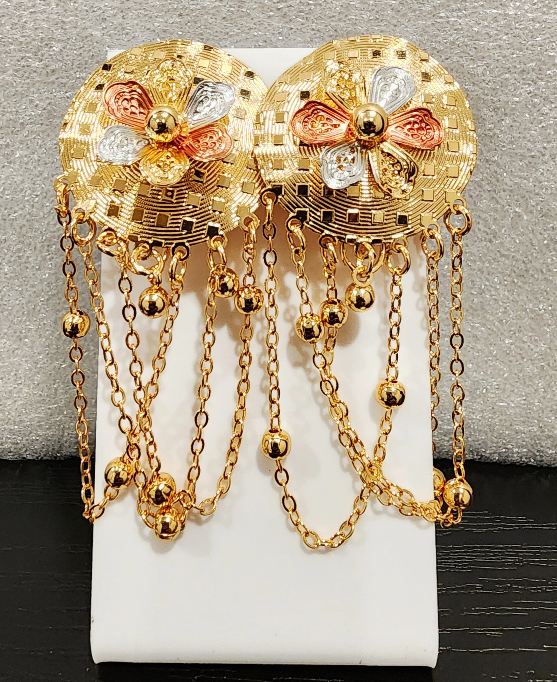 Drop earrings wth uniqueness