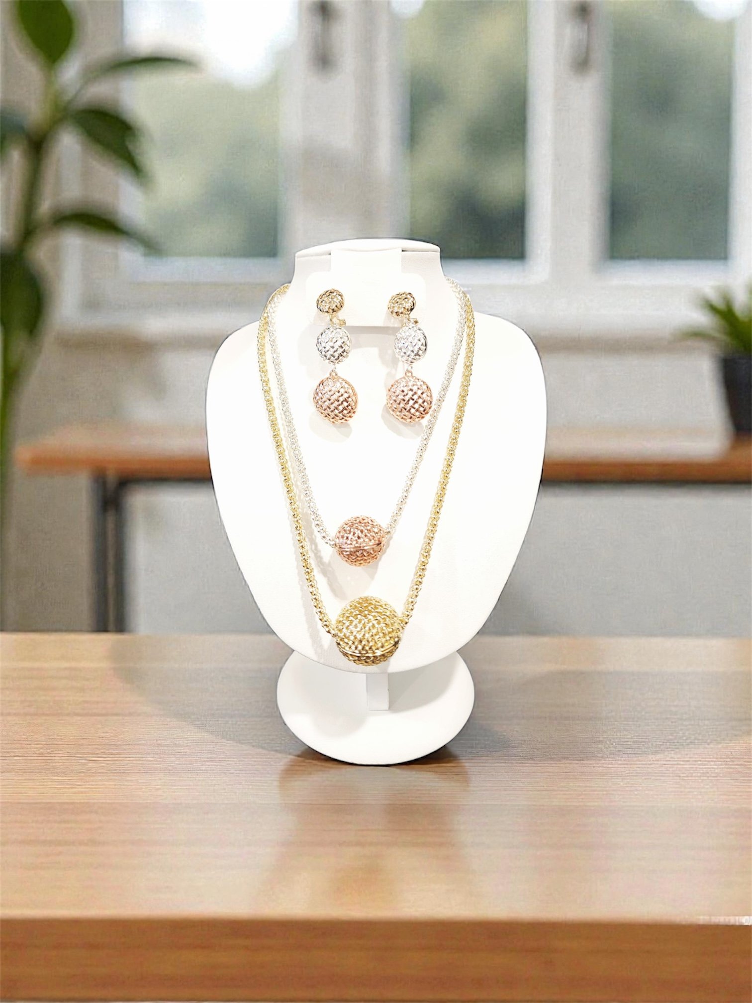 2Tone layered chain set