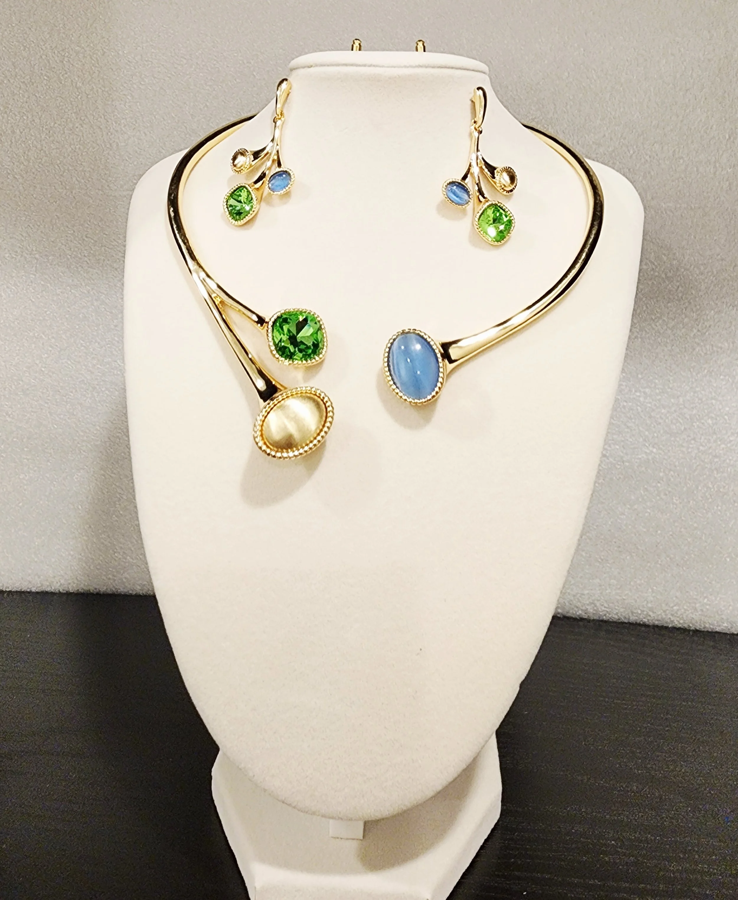 Elegance in Bloom Jewelry Set