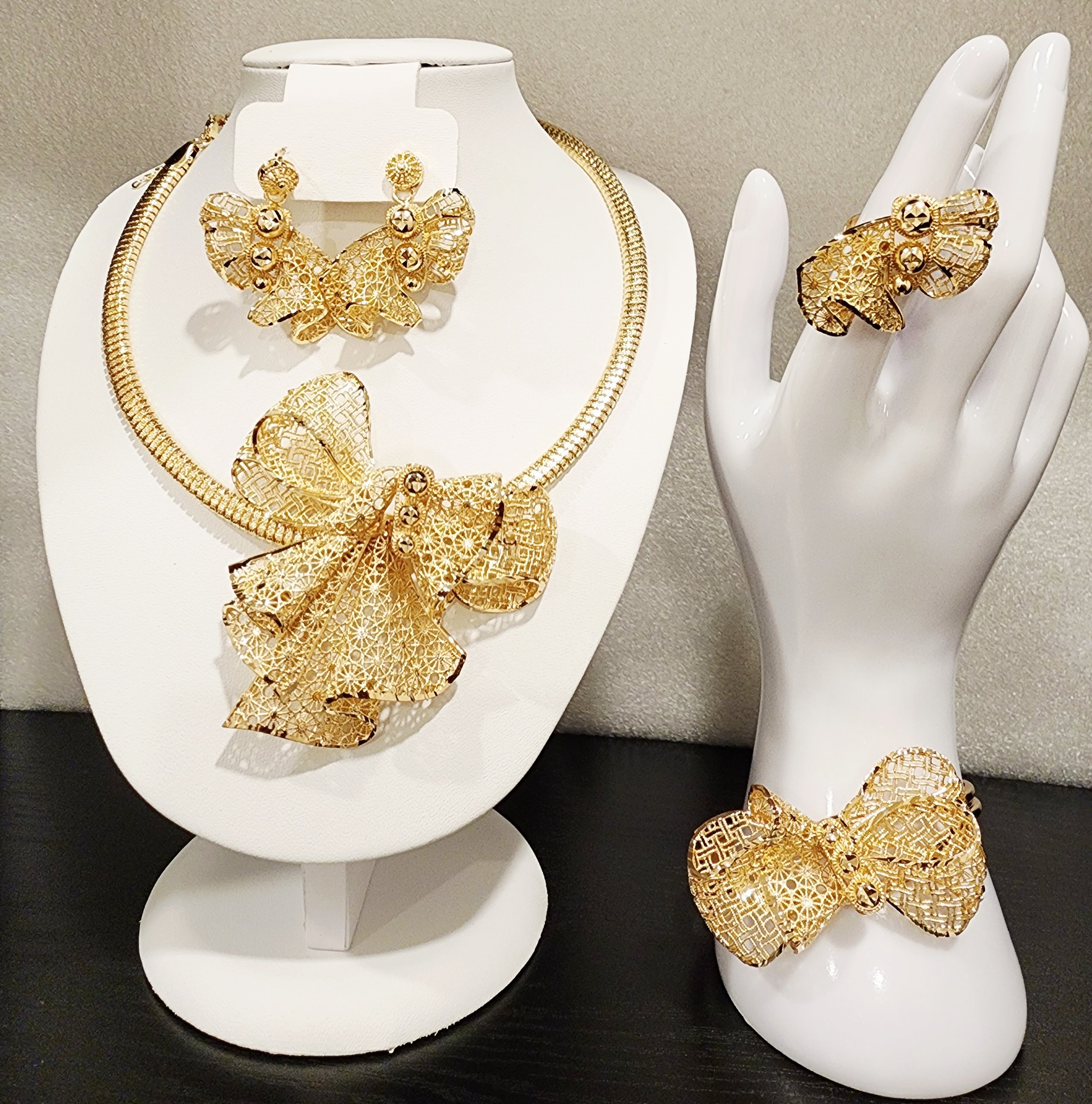 Elegance Bow Gold-Plated Jewelry Set