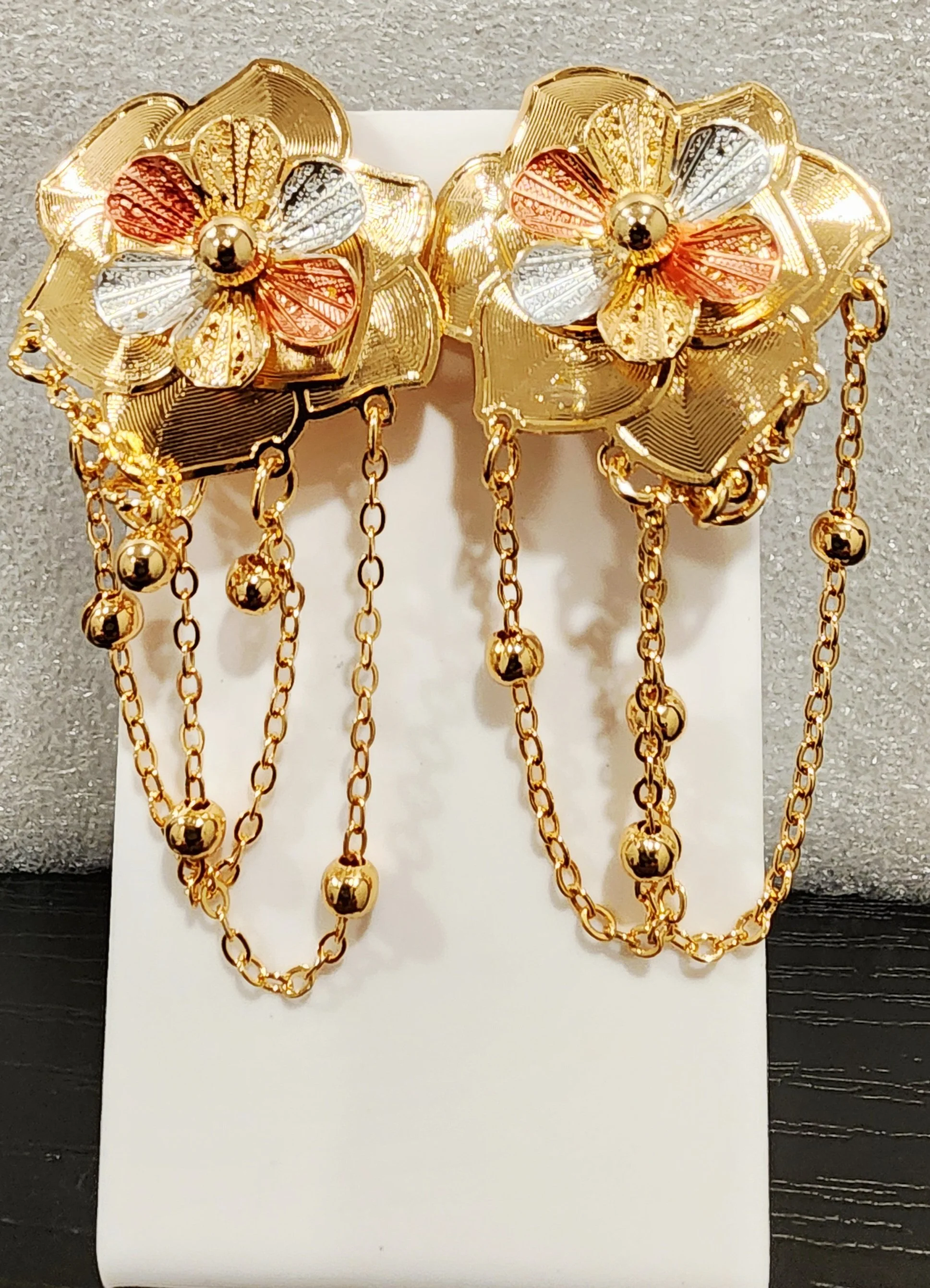 Drop earrings with uniqueness