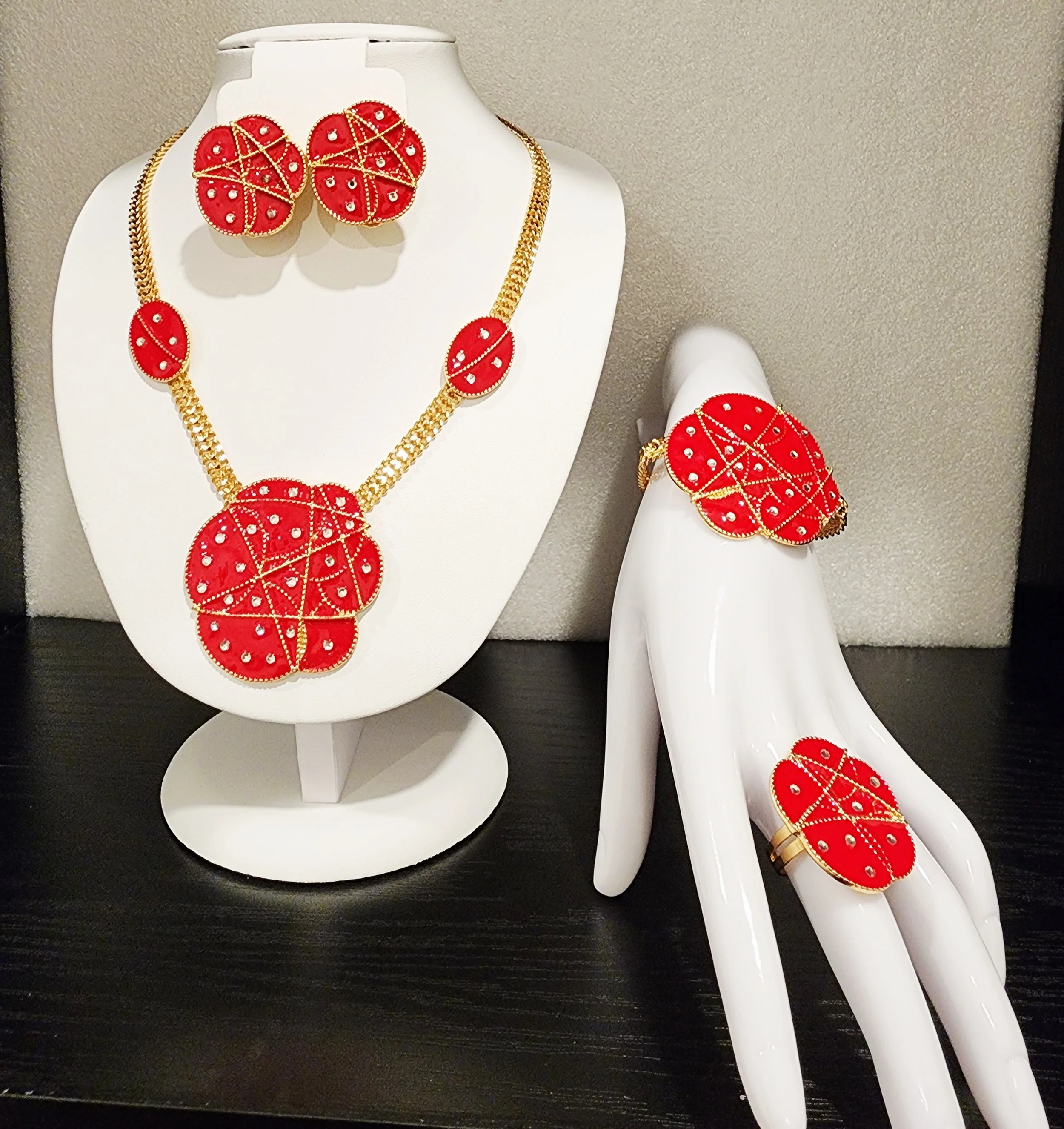 Exquisite Red and Gold Jewelry Set
