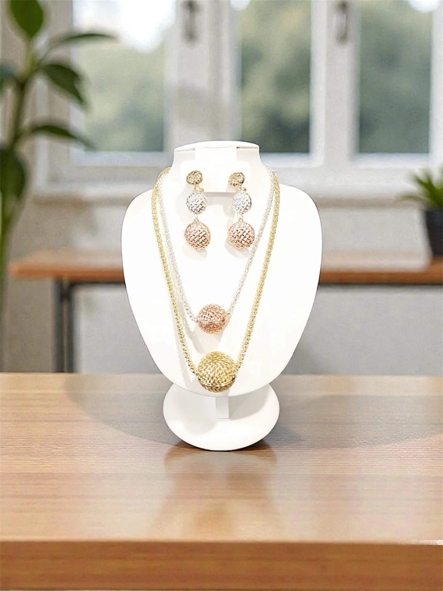 Three-Layered Mesh Necklace and Earring Set