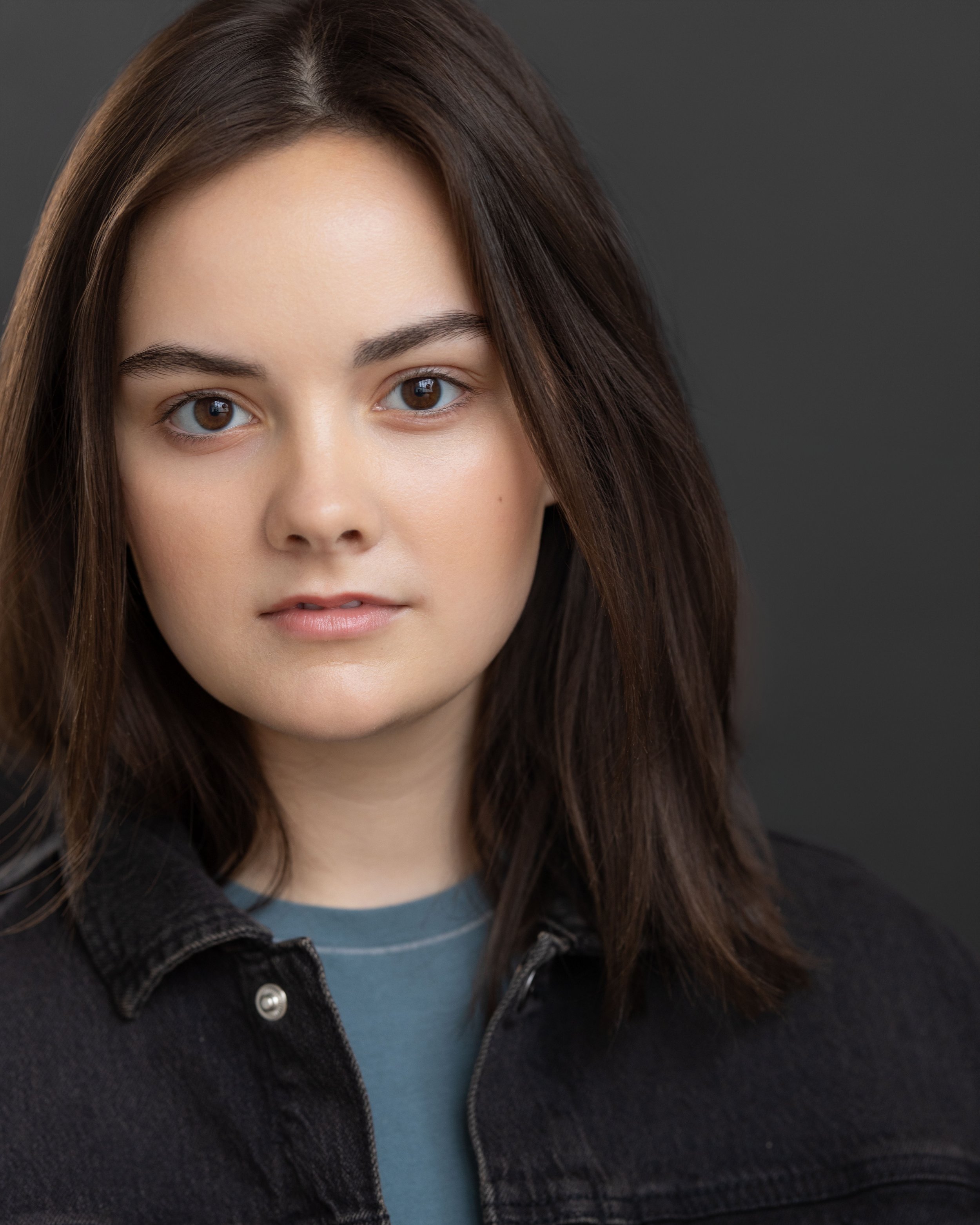 MIKAYLABARRINGER_HEADSHOT3.jpg