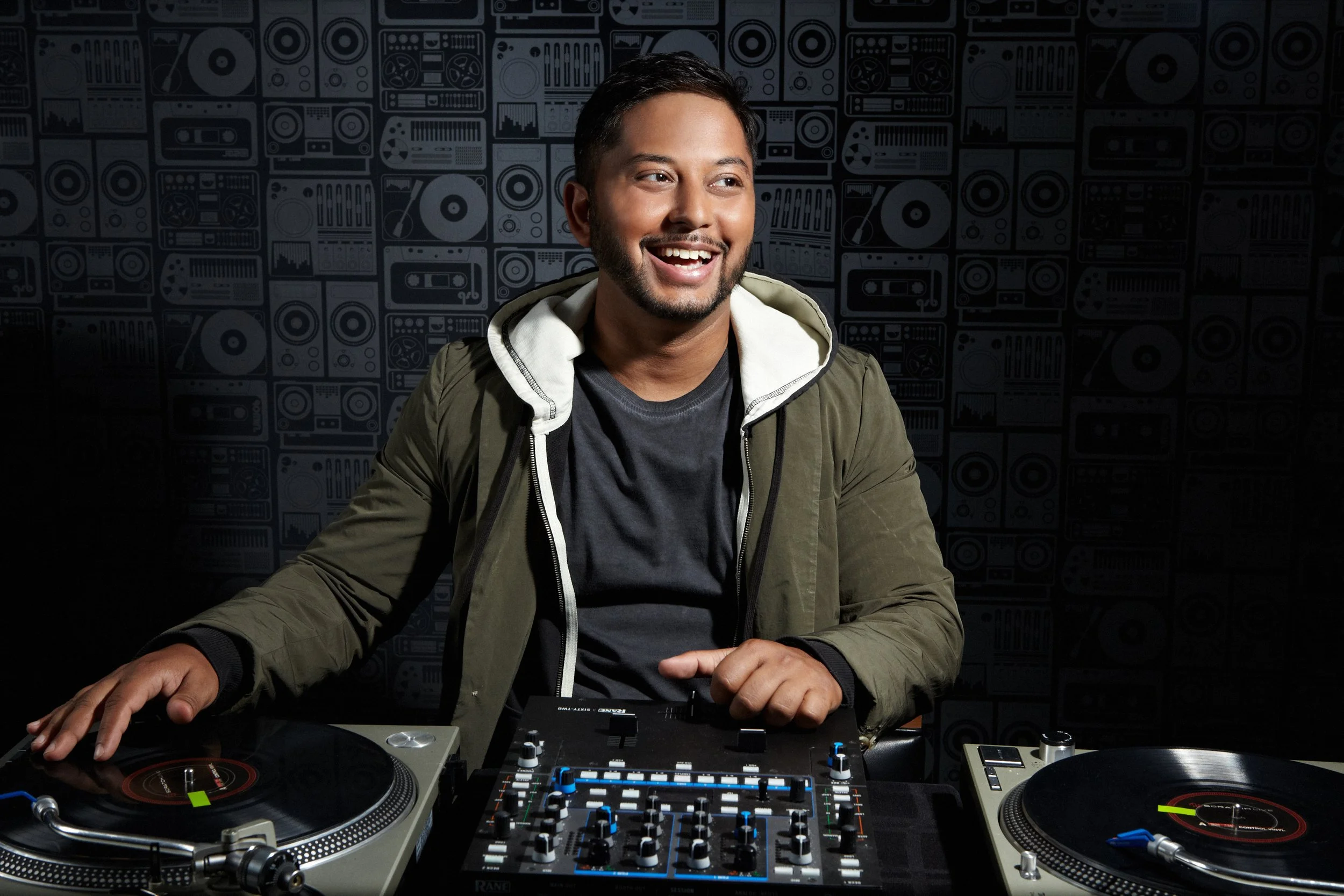 BIJAL, DJing high res photo