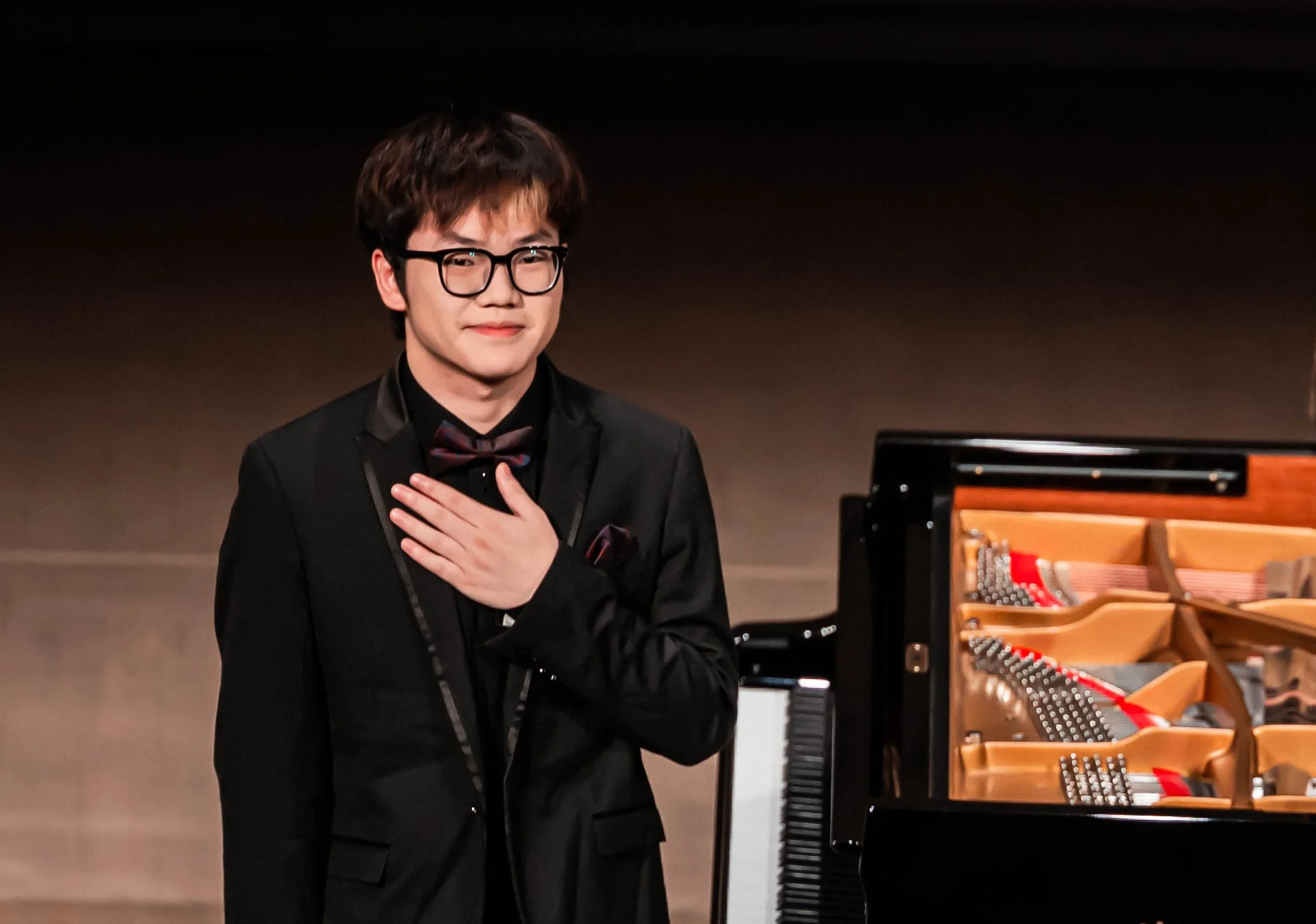Hao Rao on stage at international concert