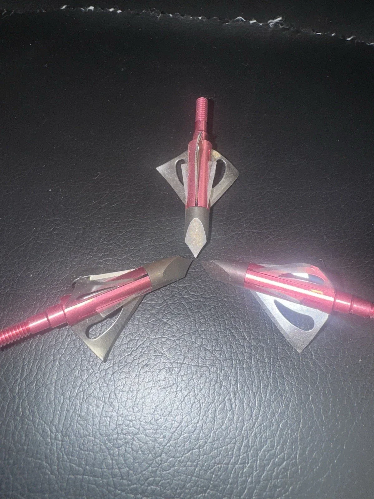 3 Heads. Crimson Talon Broadheads X2J 100-grain