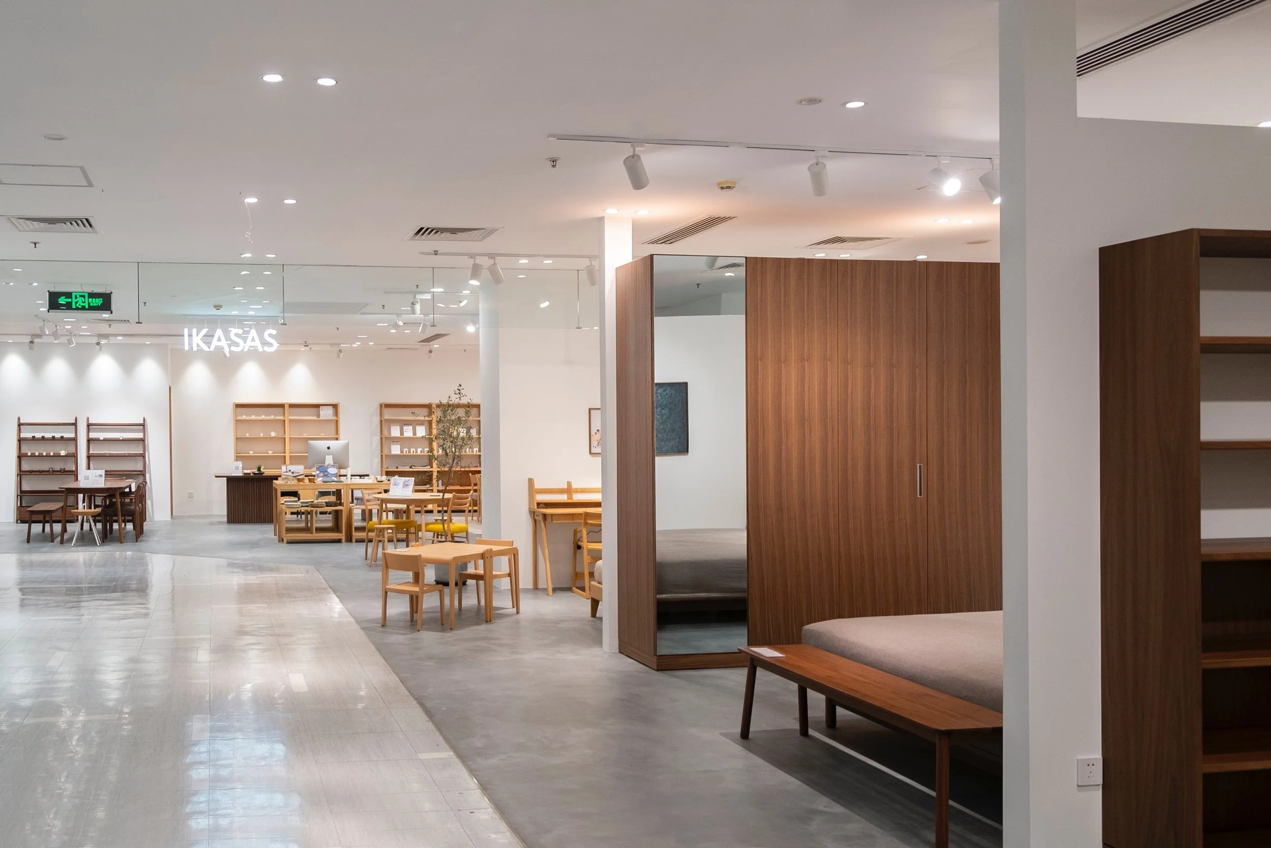 isetan_showroom_06.jpg