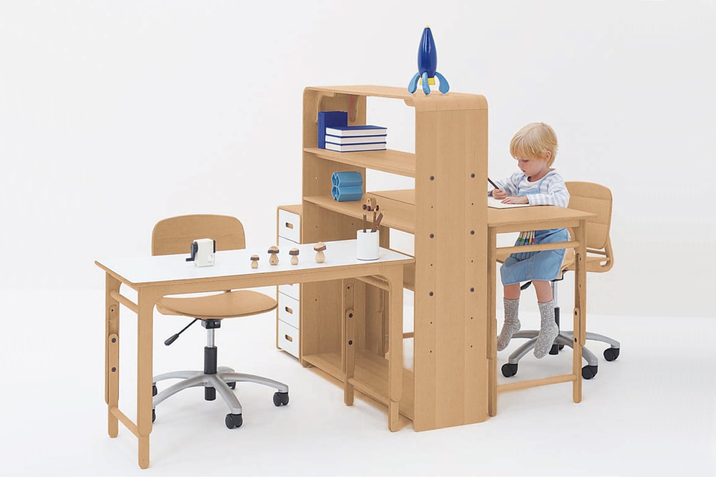 sauto_kids_desk_09.jpg